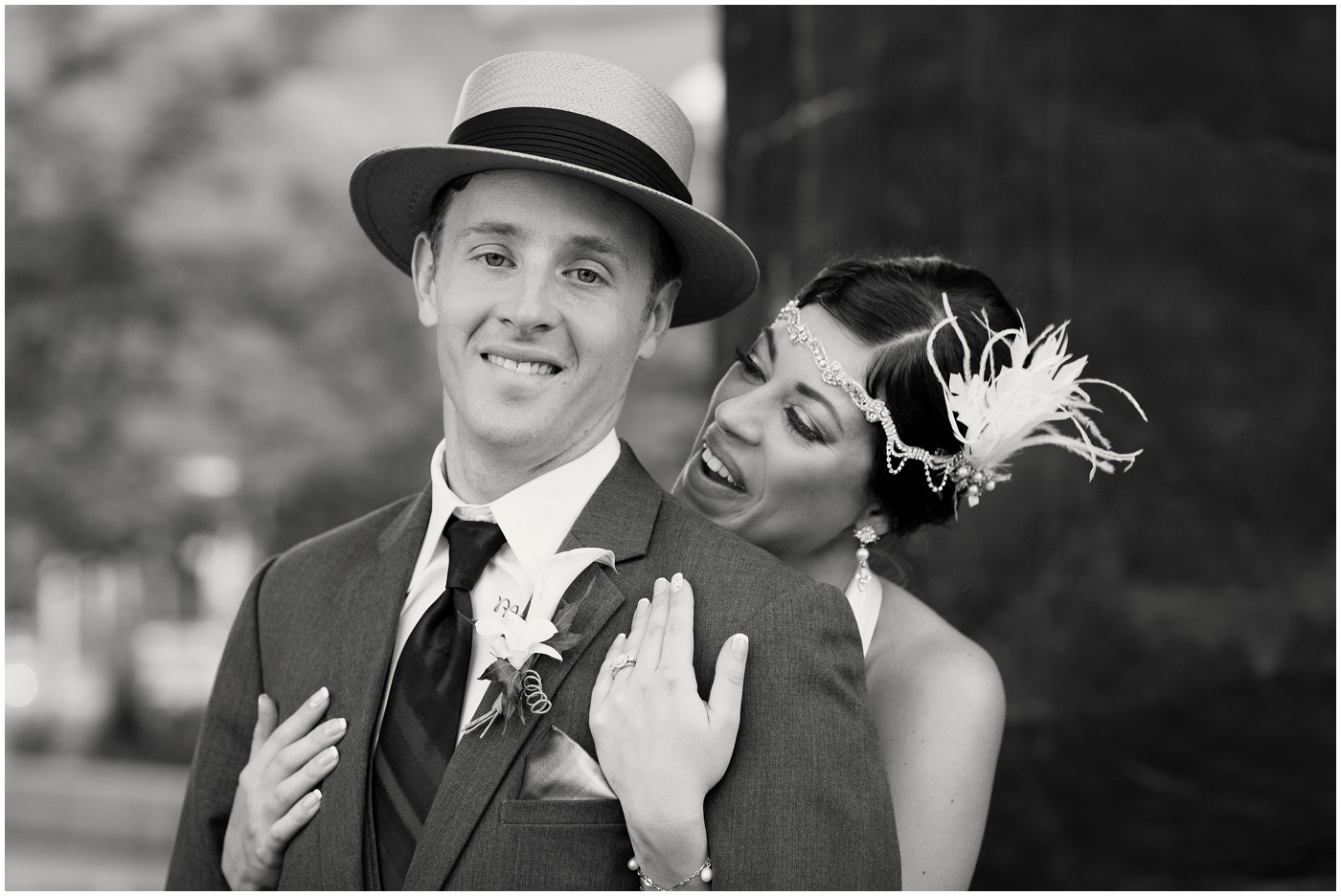 picture of 1920s style bride & groom