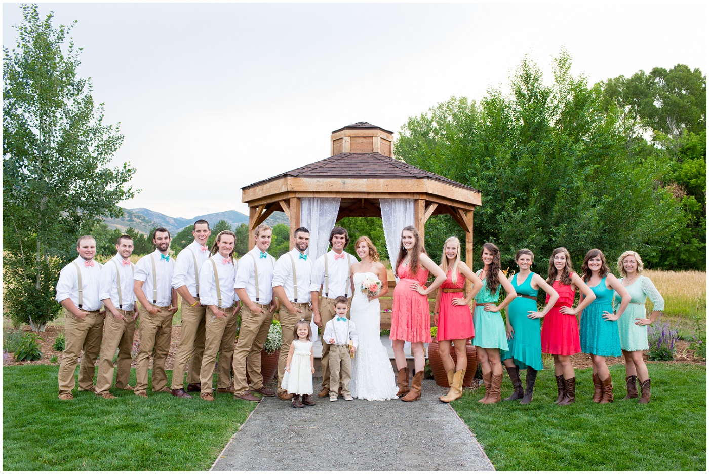 picture of bridal party at Chatfield Botanic Gardens wedding