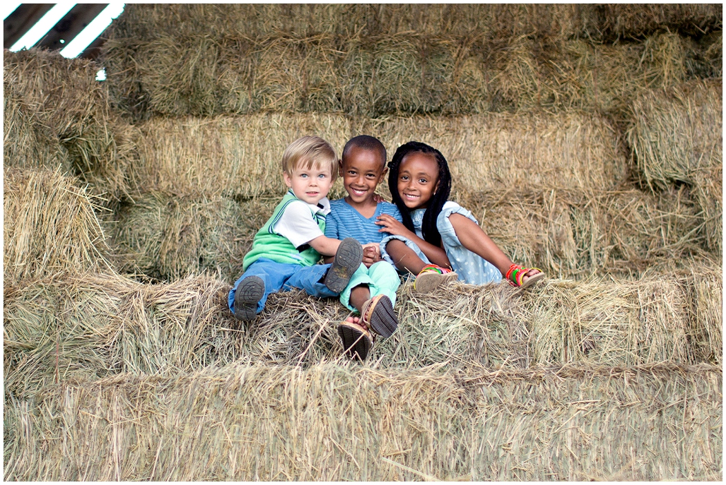 picture of kids on hay bails