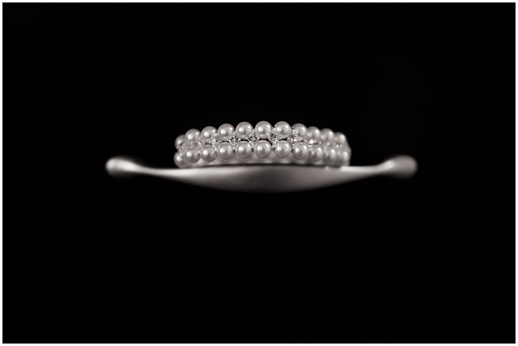 picture of bride's pearl bracelet