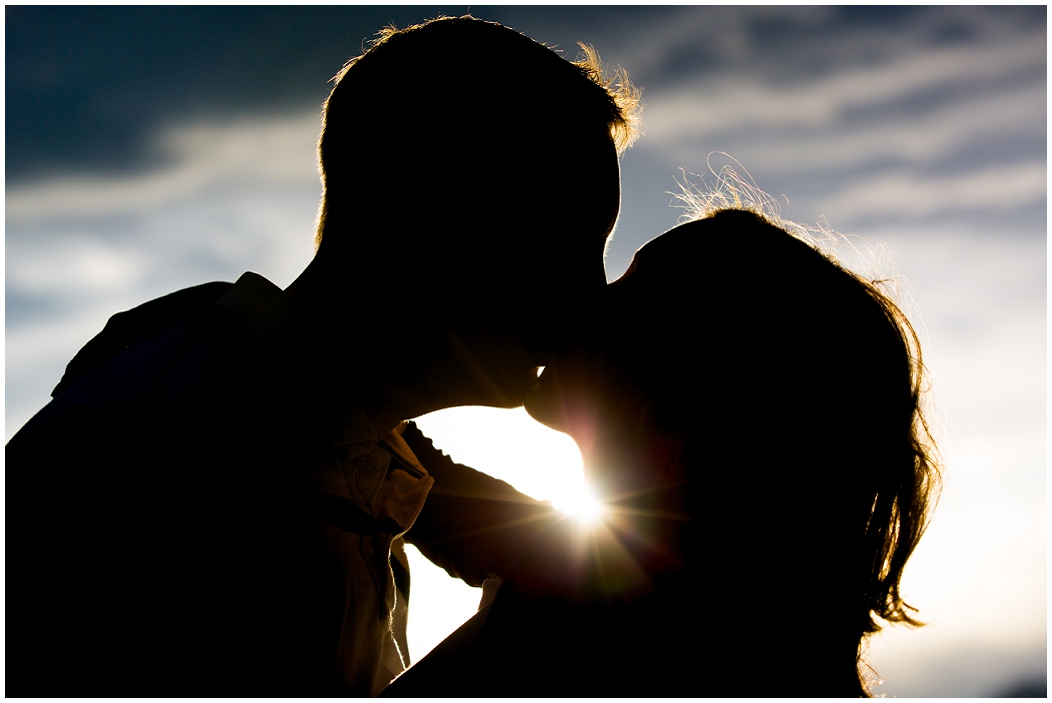 picture of silhouette kiss