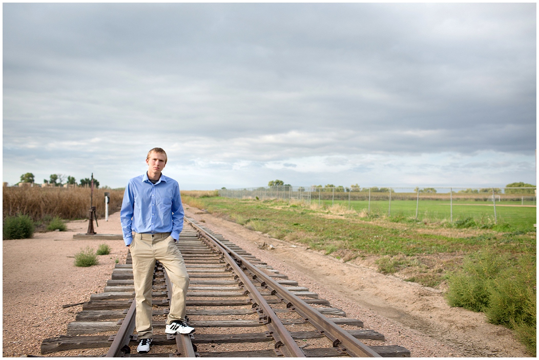 picture of senior photos on railroad tracks