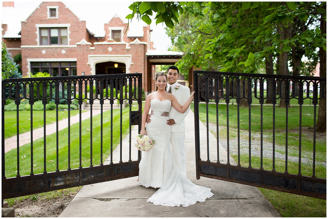 picture of bride and groom at colorado mansion wedding