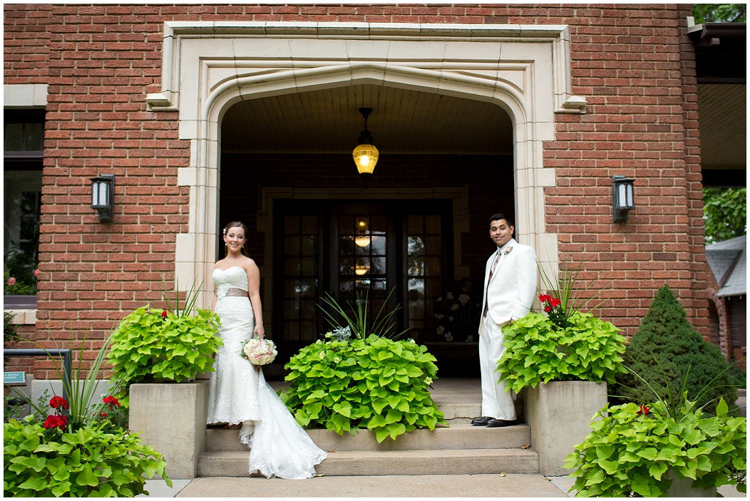 picture of bride and groom at mansion wedding