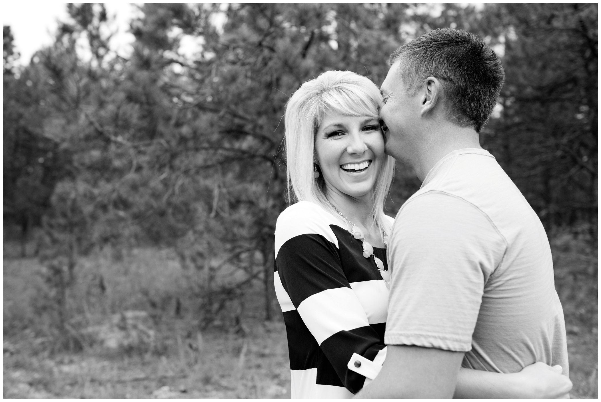 picture of Colorado Springs engagement pictures