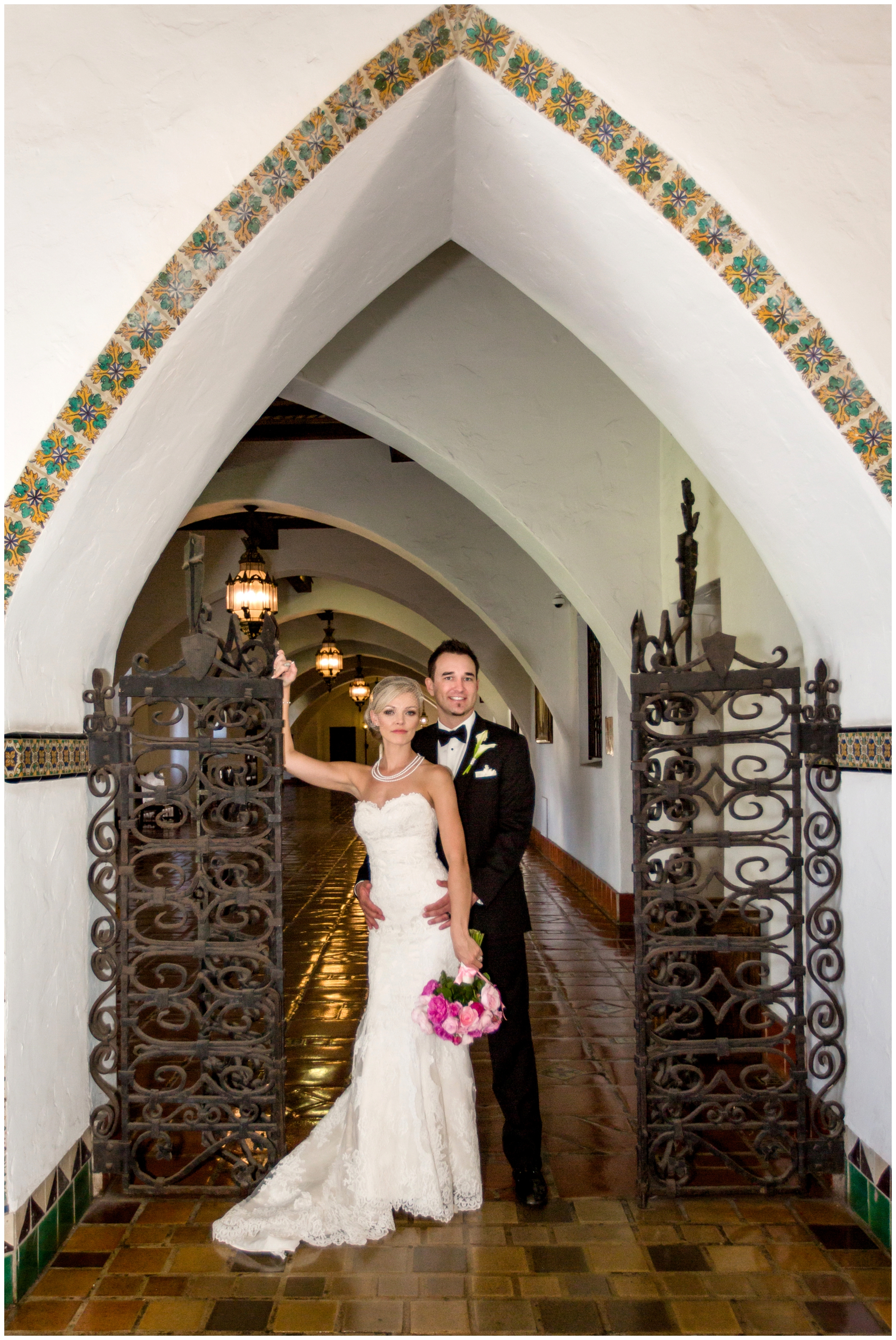picture of destination wedding at Santa Barbara courthouse 