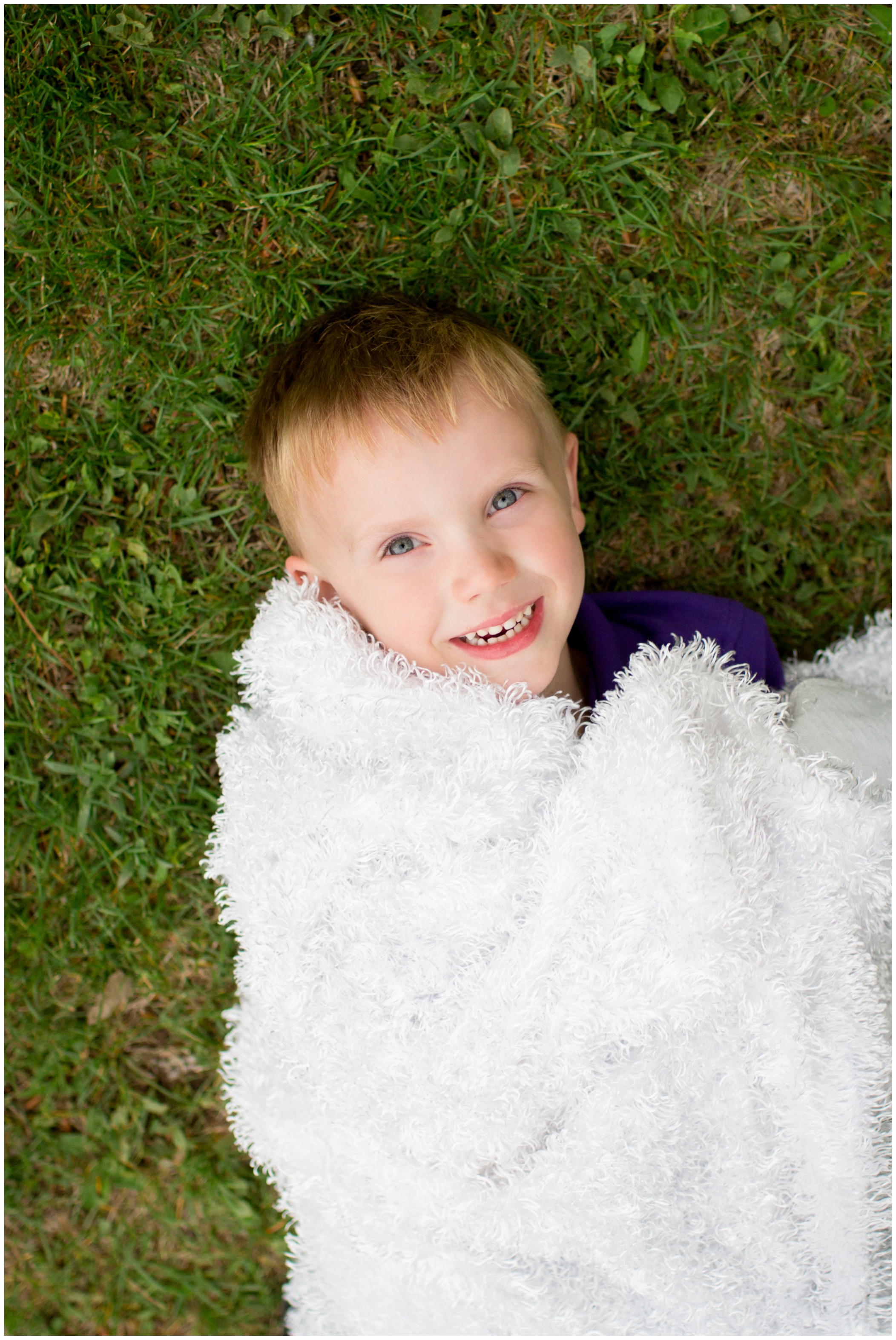 picture of Longmont child photography at Lone Hawk Farm 