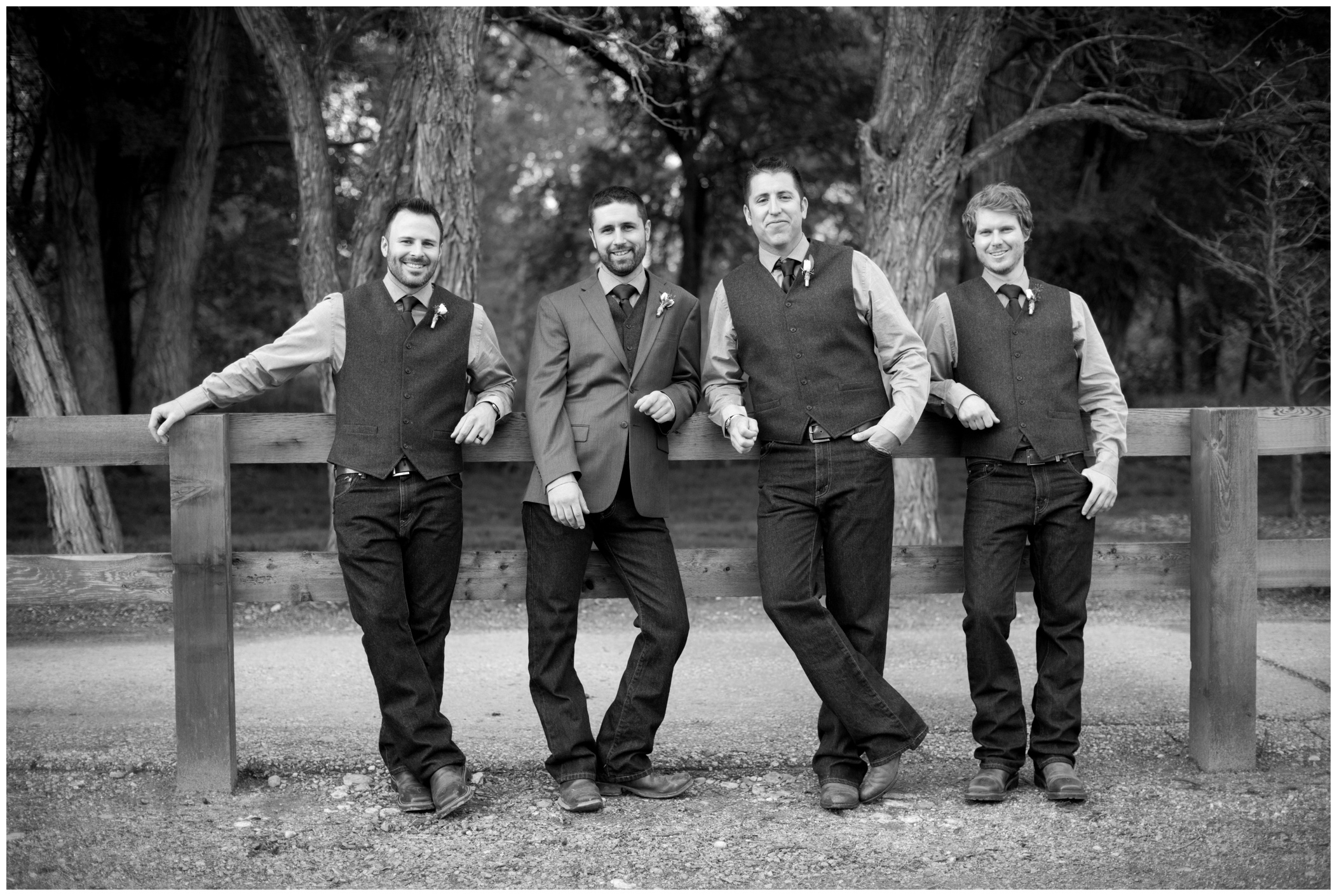 picture of groom and groomsmen at Chatfield Botanic Gardens wedding
