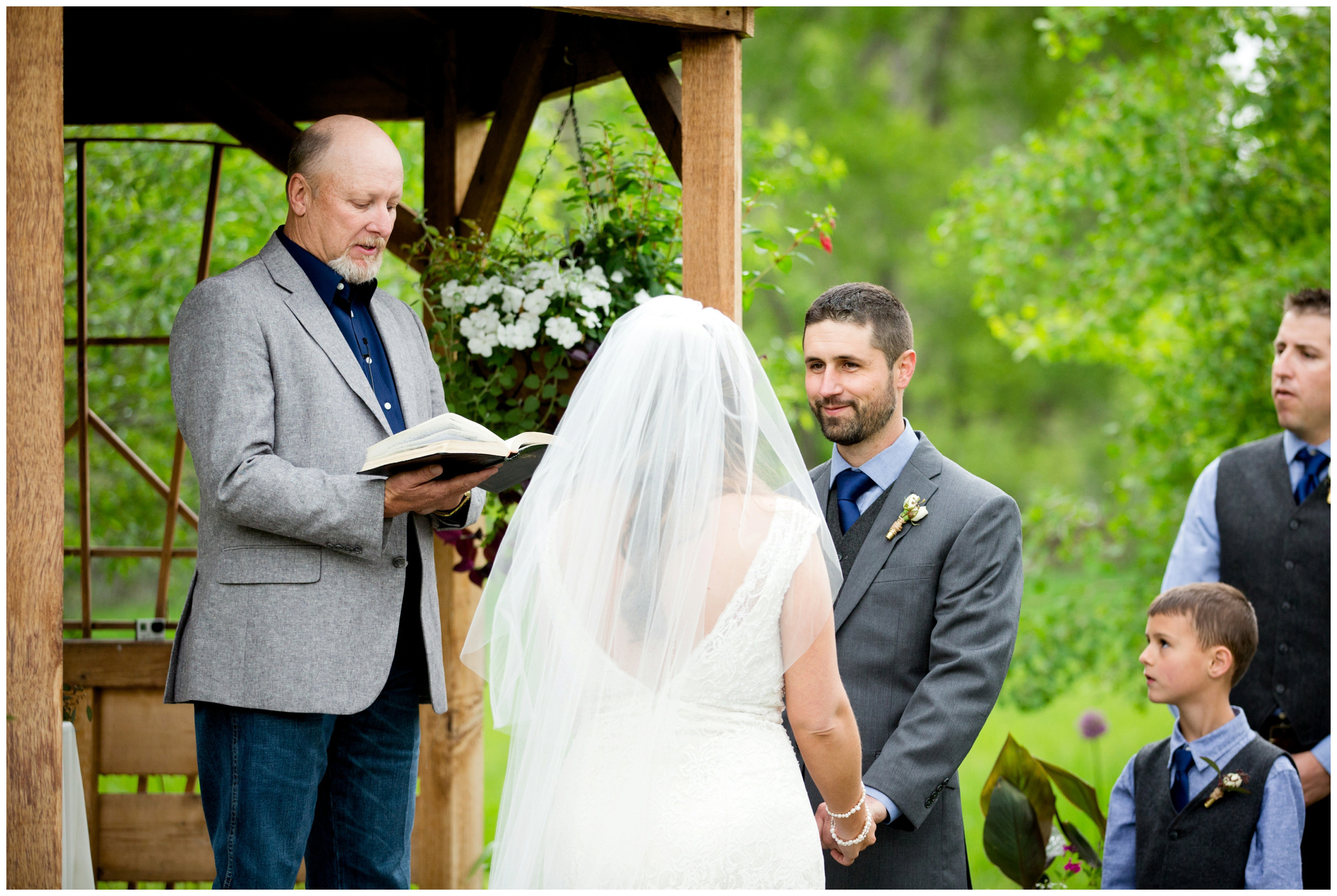 picture of Colorado wedding ceremony
