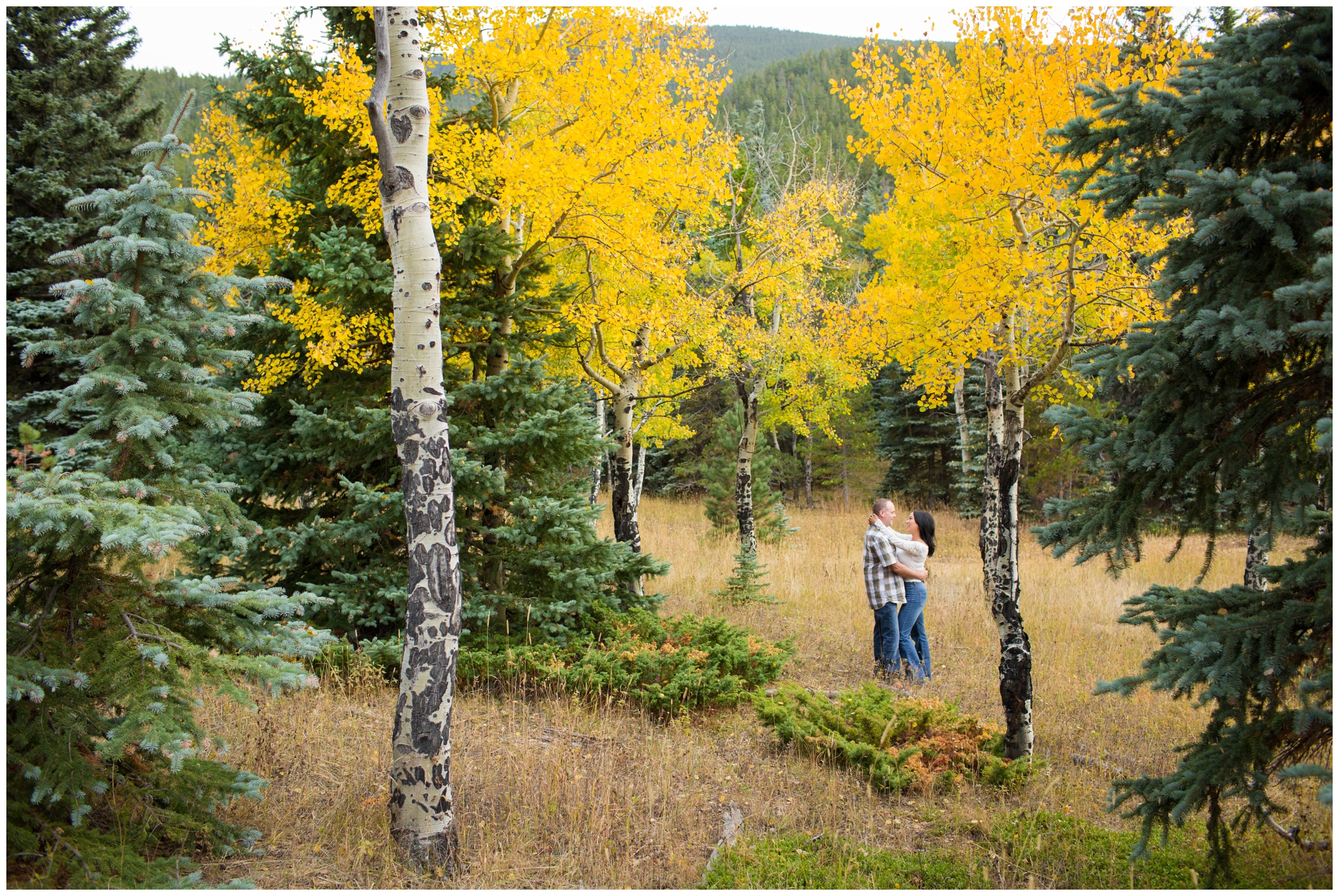 fall engagement photo inspiration in Colorado