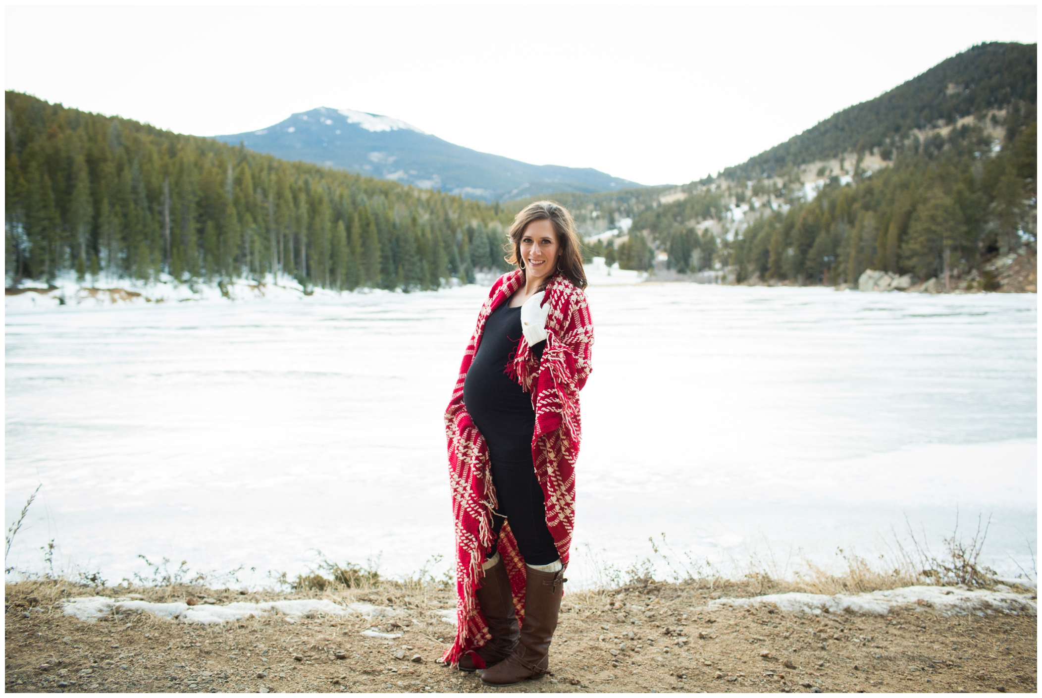 Colorado maternity photos at Frosberg Park by Plum Pretty Photography