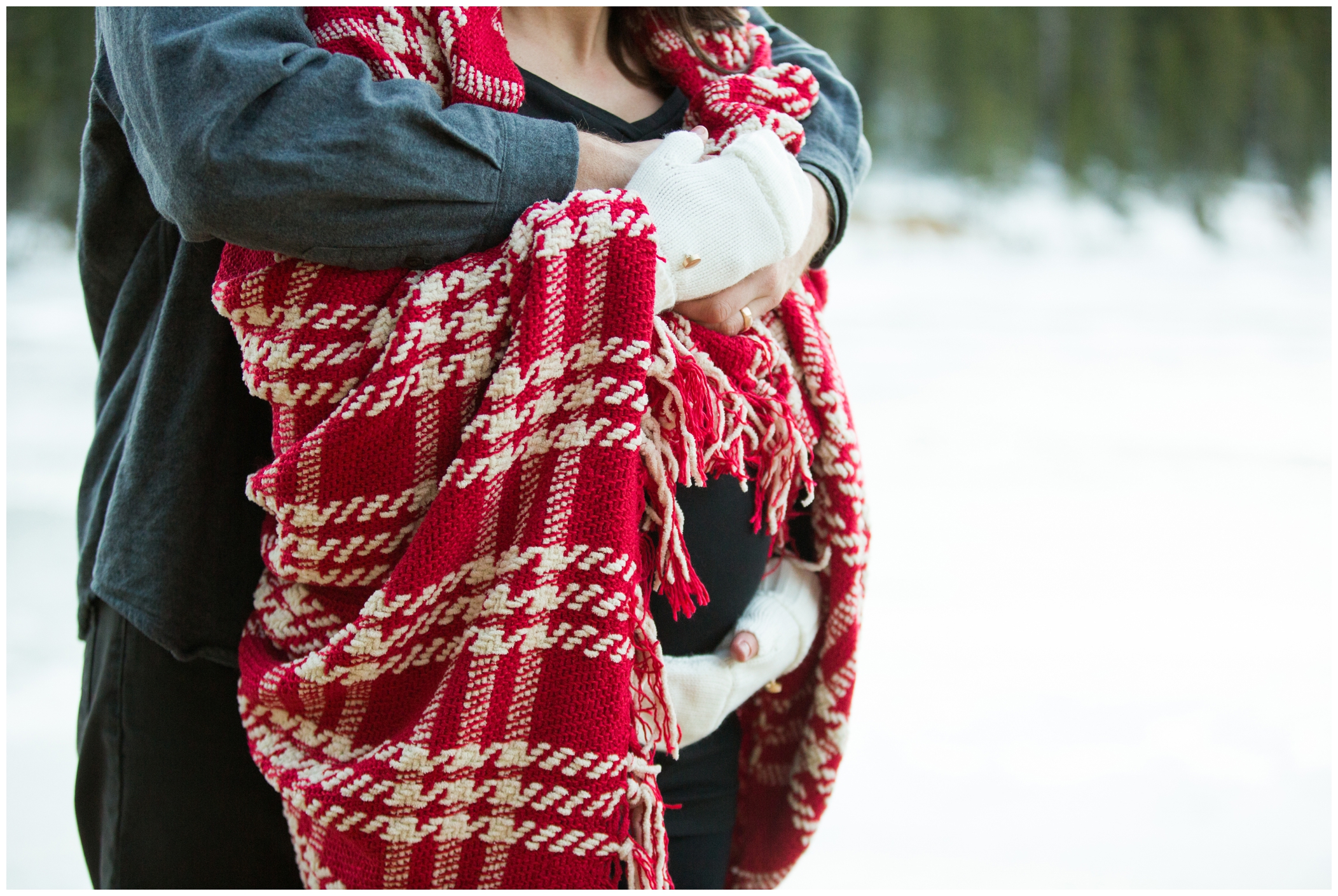 winter maternity inspiration by Plum Pretty Photography