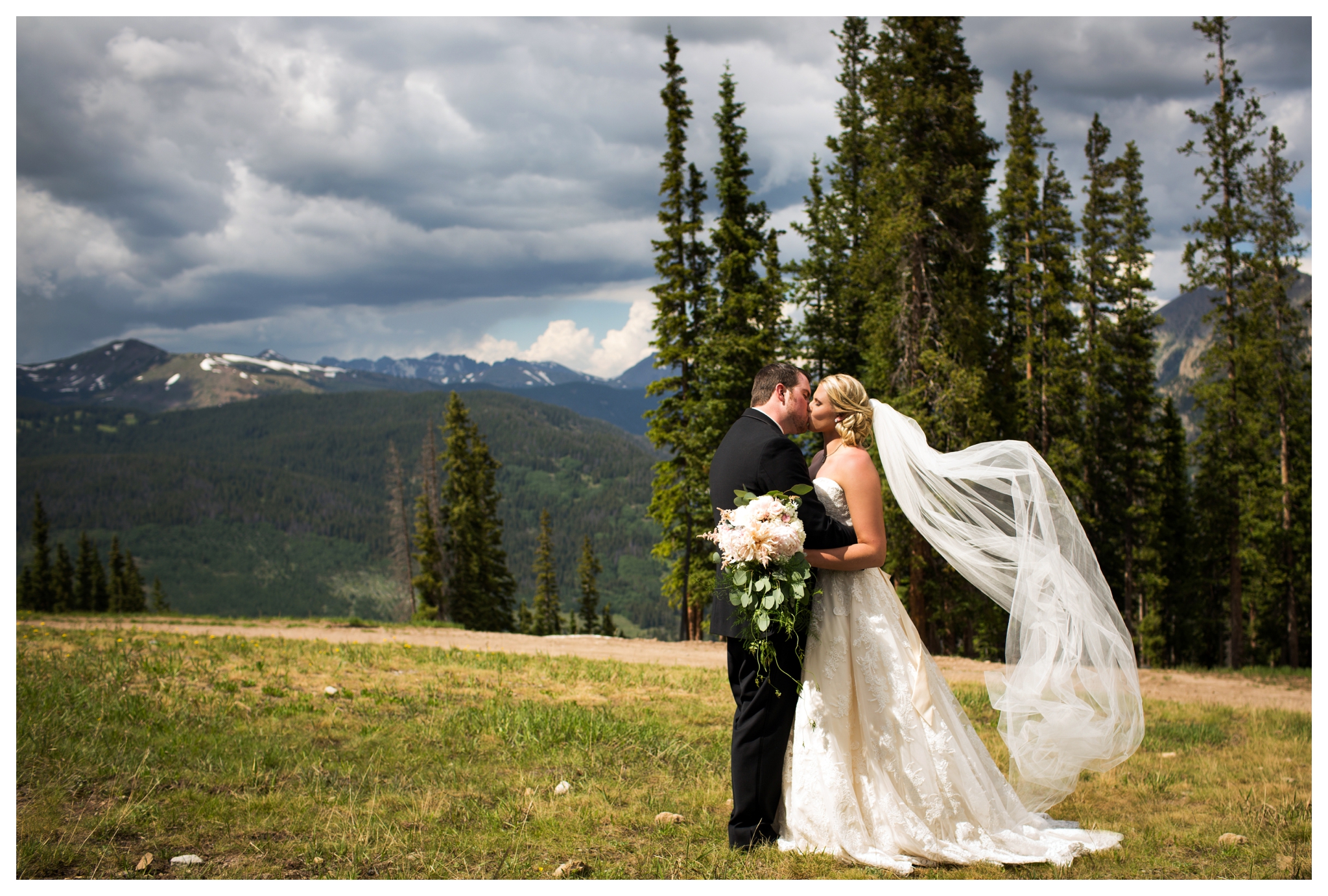 Copper mountain wedding photos by Colorado mountain wedding photographer Plum Pretty Photography