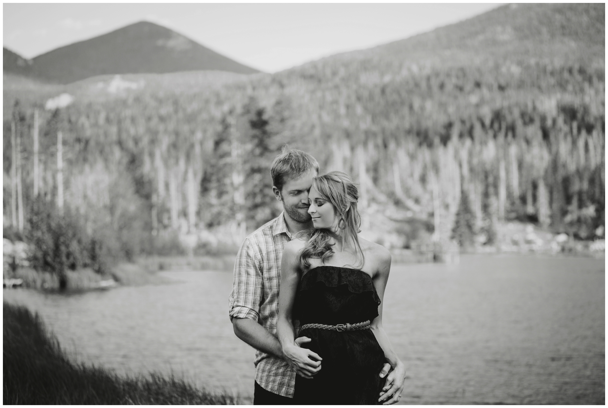 Colorado engagement photos by Estes Park photographer Plum Pretty Photography