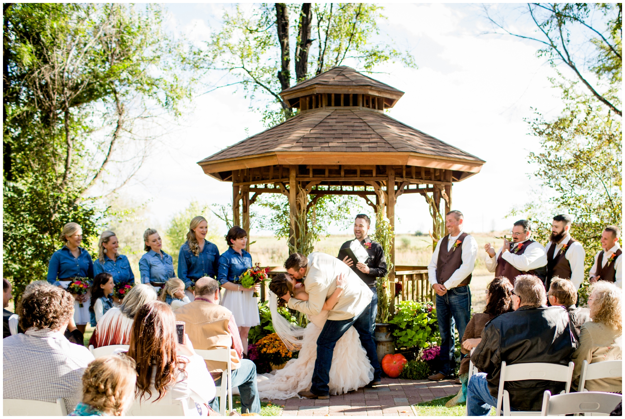 wedding ceremony at Country Kiss Weddings 