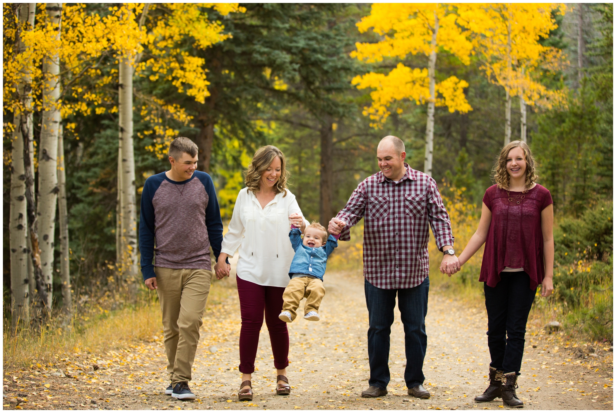 Evergreen Colorado family photos at Frosberg Park by Plum Pretty Photography