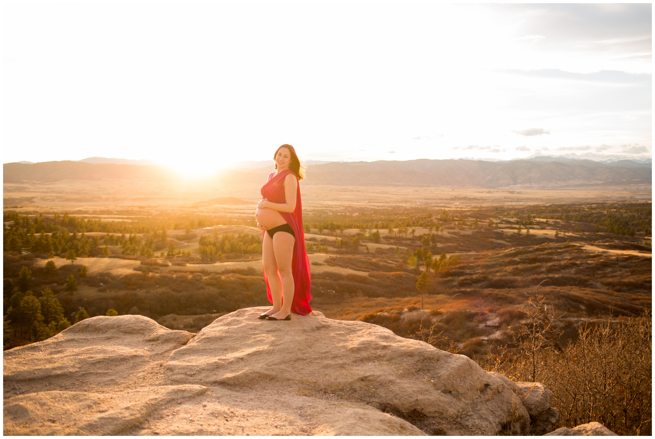 Denver Colorado maternity photos at Daniels Park by Plum Pretty Photography