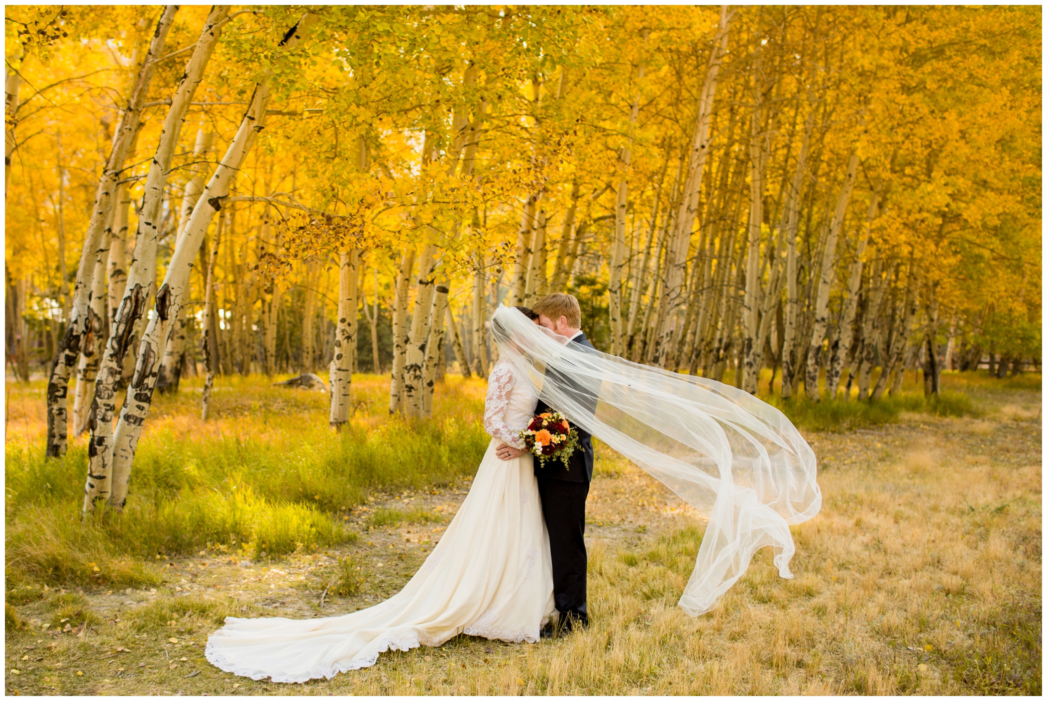 Colorado fall wedding photography by Plum Pretty Photo 