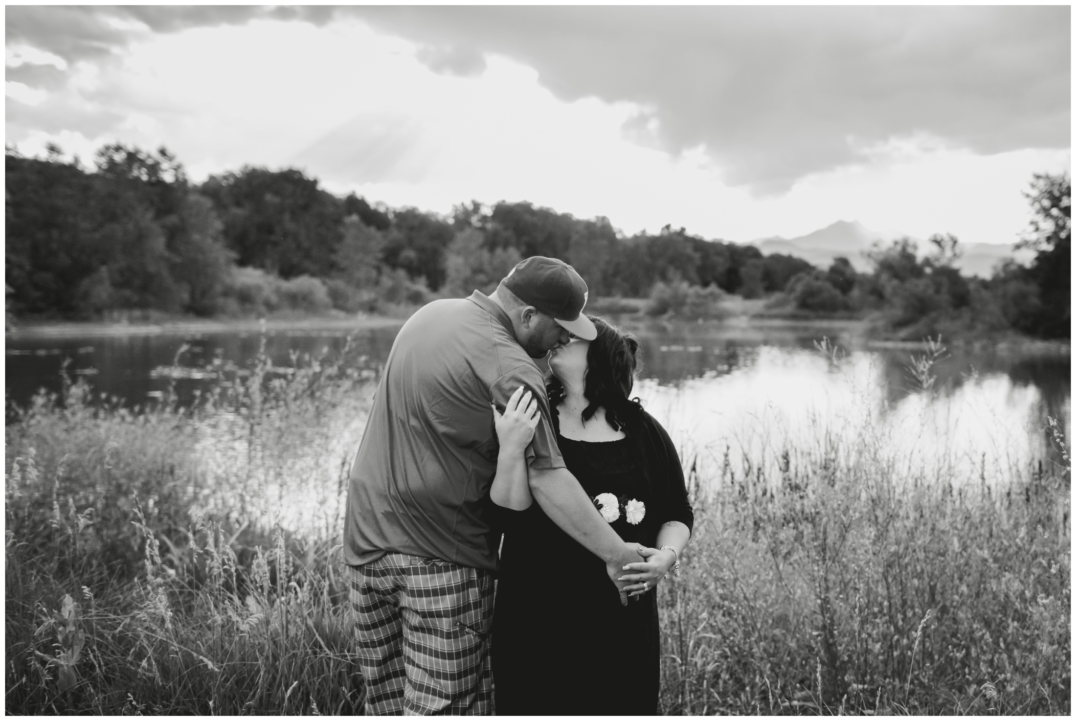 Longmont maternity pictures by Plum Pretty Photo 