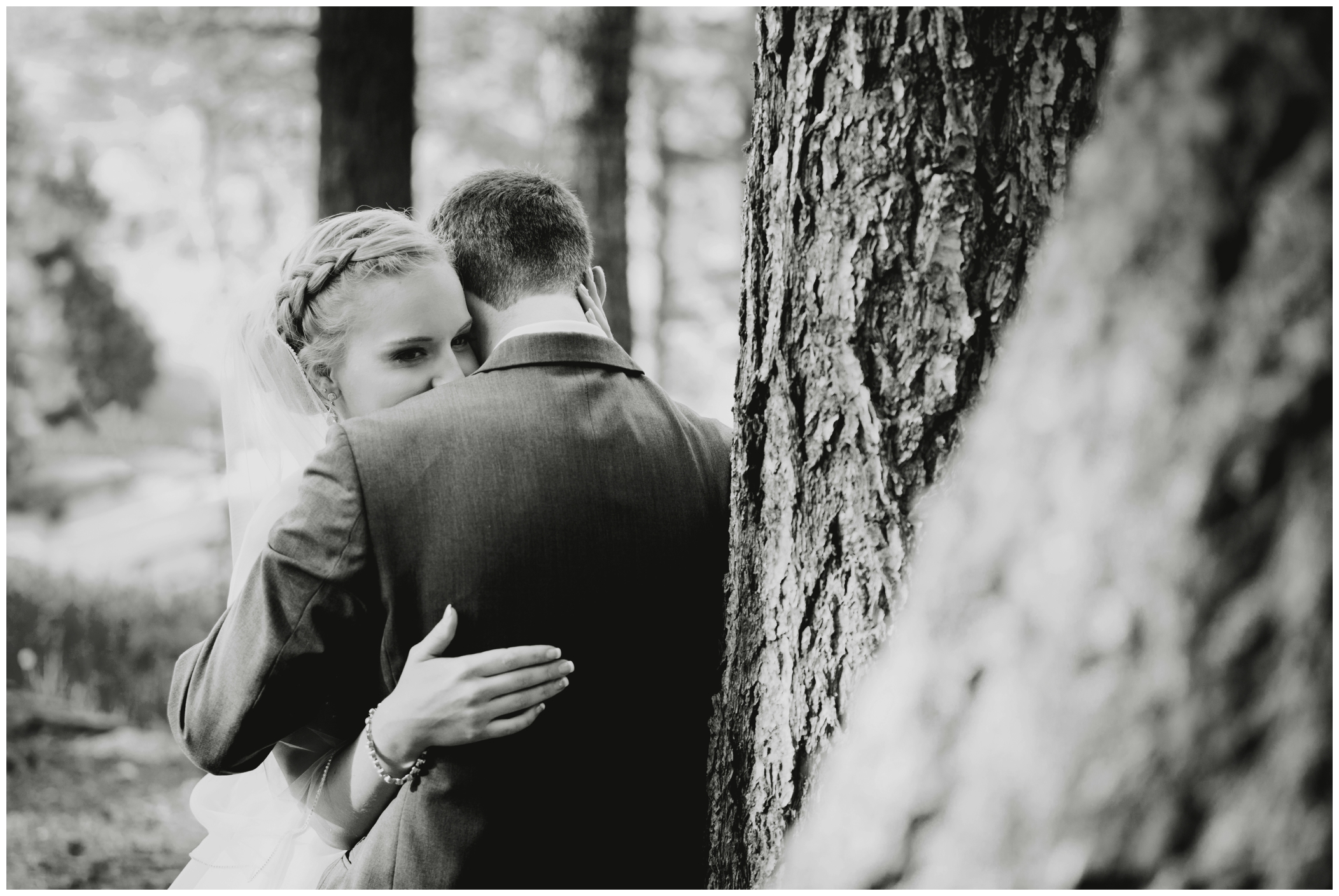 Colorado forest wedding photographs at Pines at Genesee 