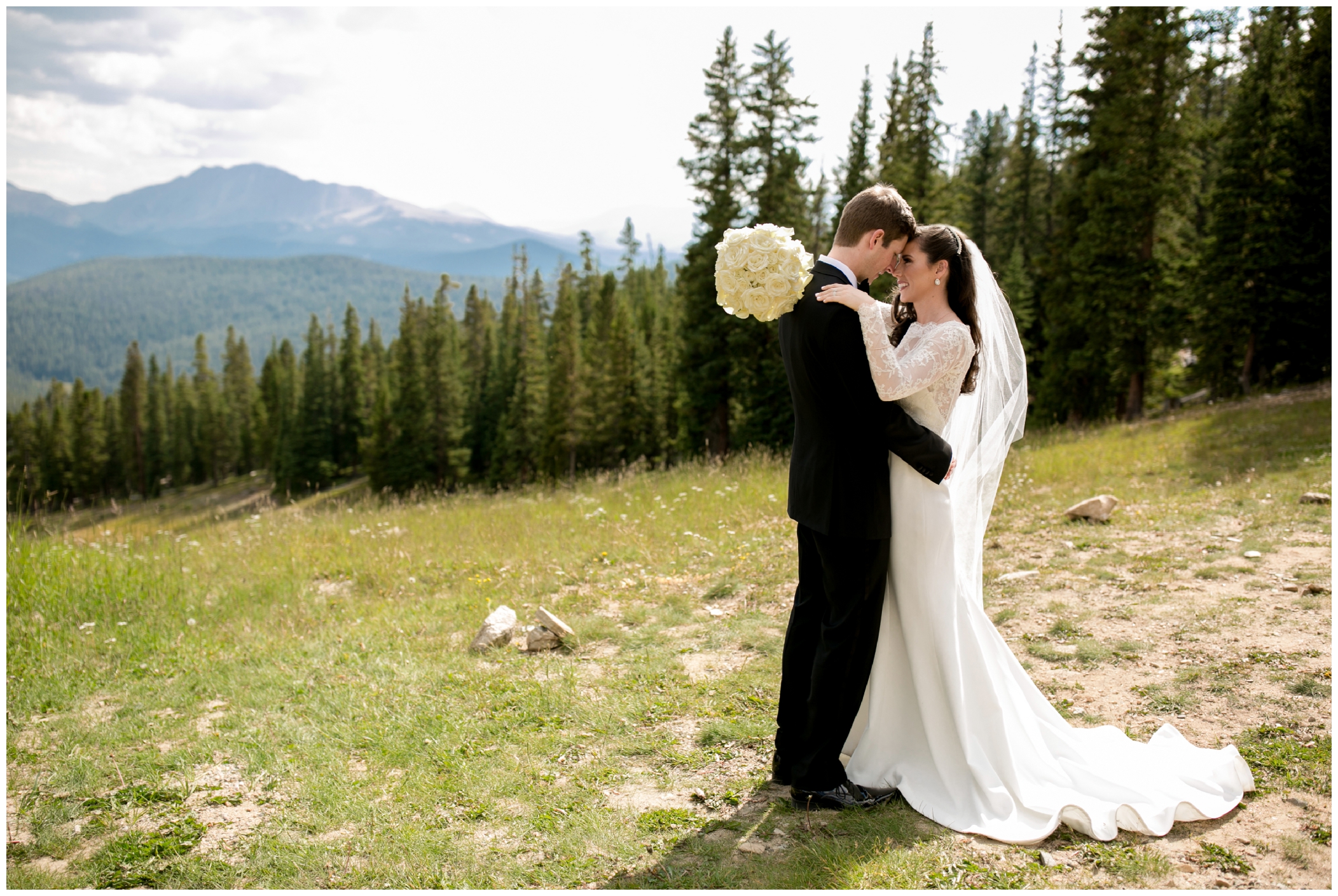 Colorado ski resort wedding photos at Keystone Timber Ridge Lodge 