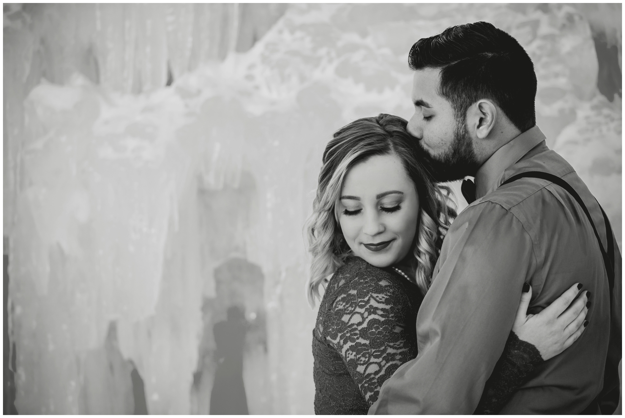 winter engagement photos inspiration at the Colorado Ice Castles 