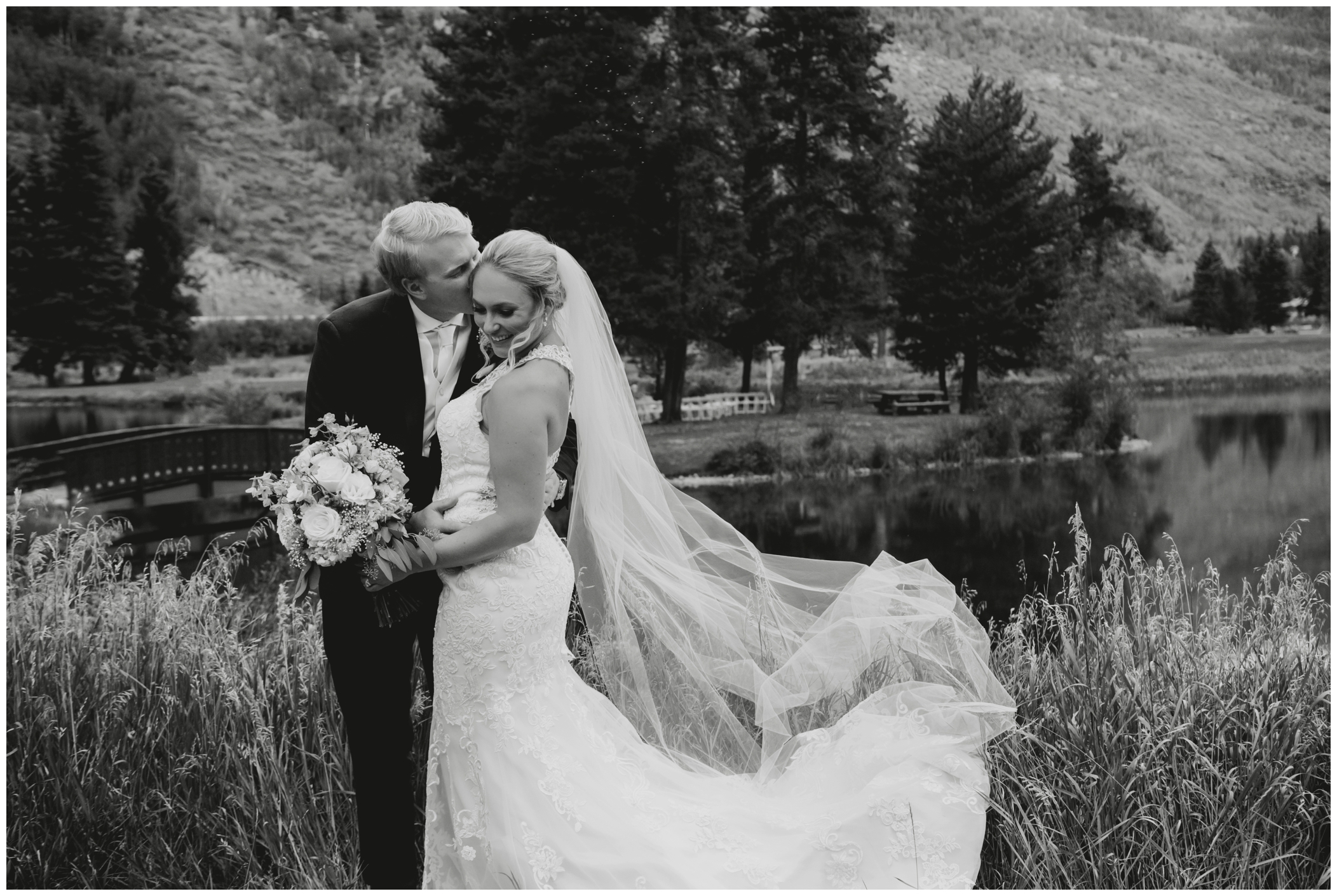 black and white Vail Golf Club wedding pictures