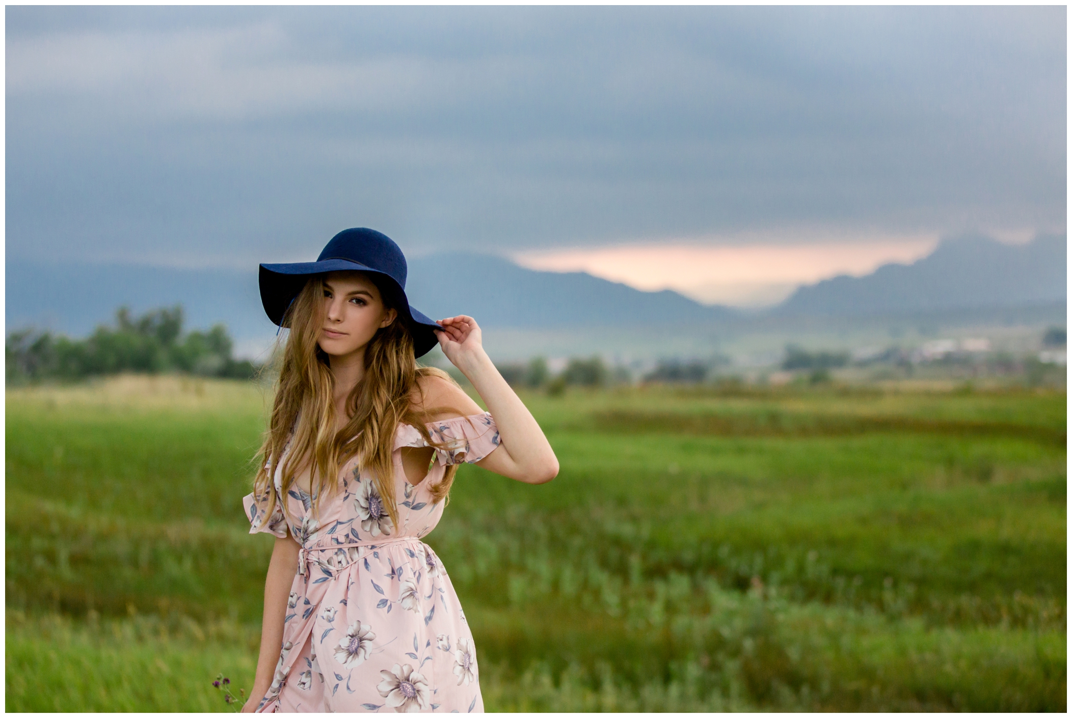 Westminster Colorado senior photos with girl in floppy hat 