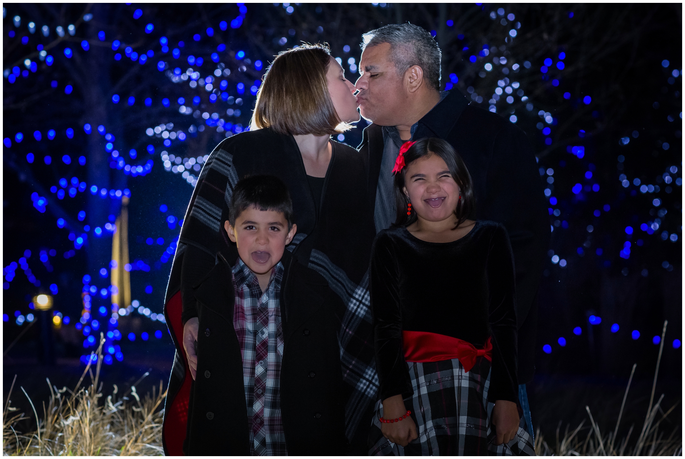 Loveland Colorado family pictures at Winter Wonderlights at Chapungu Sculpture Garden