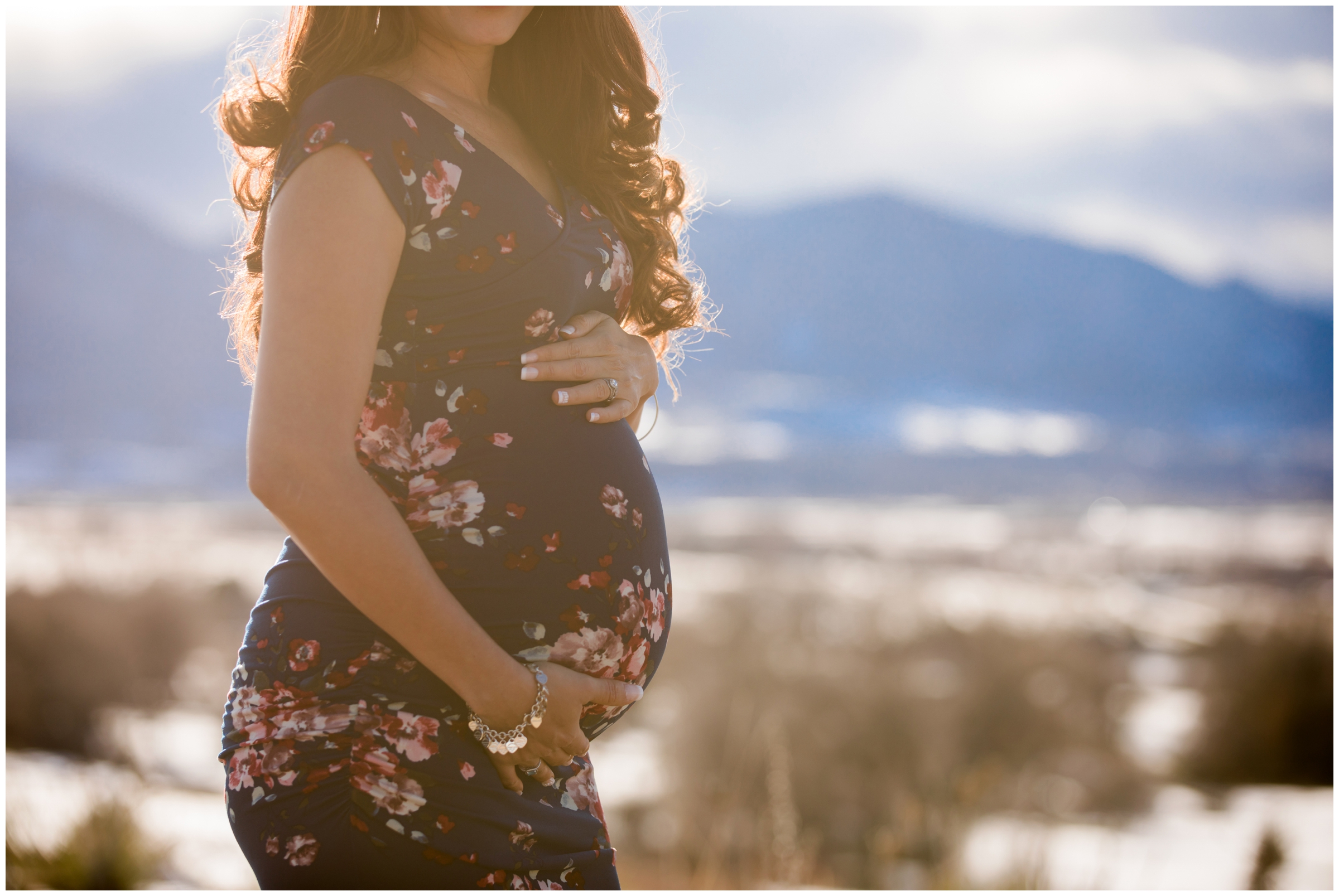 winter maternity photo inspiration in CO