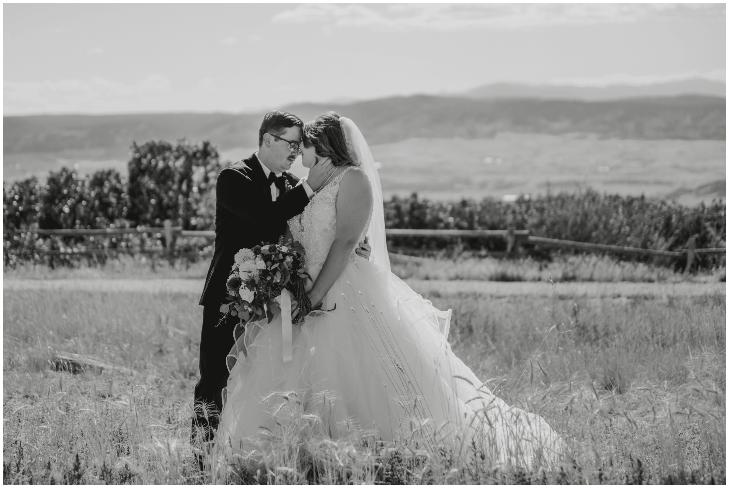 Cielo at Castle Pines wedding photos by Colorado wedding photographer Plum Pretty Photography