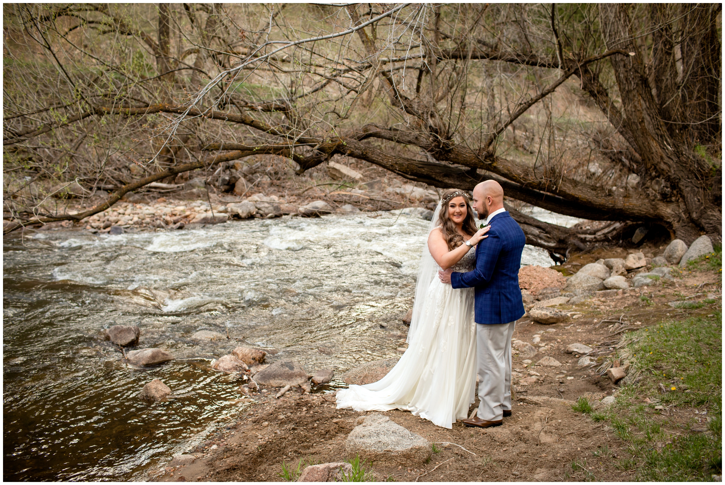Boulder wedding pictures at Wedgewood on Boulder Creek by Colorado photographer Plum Pretty Photography