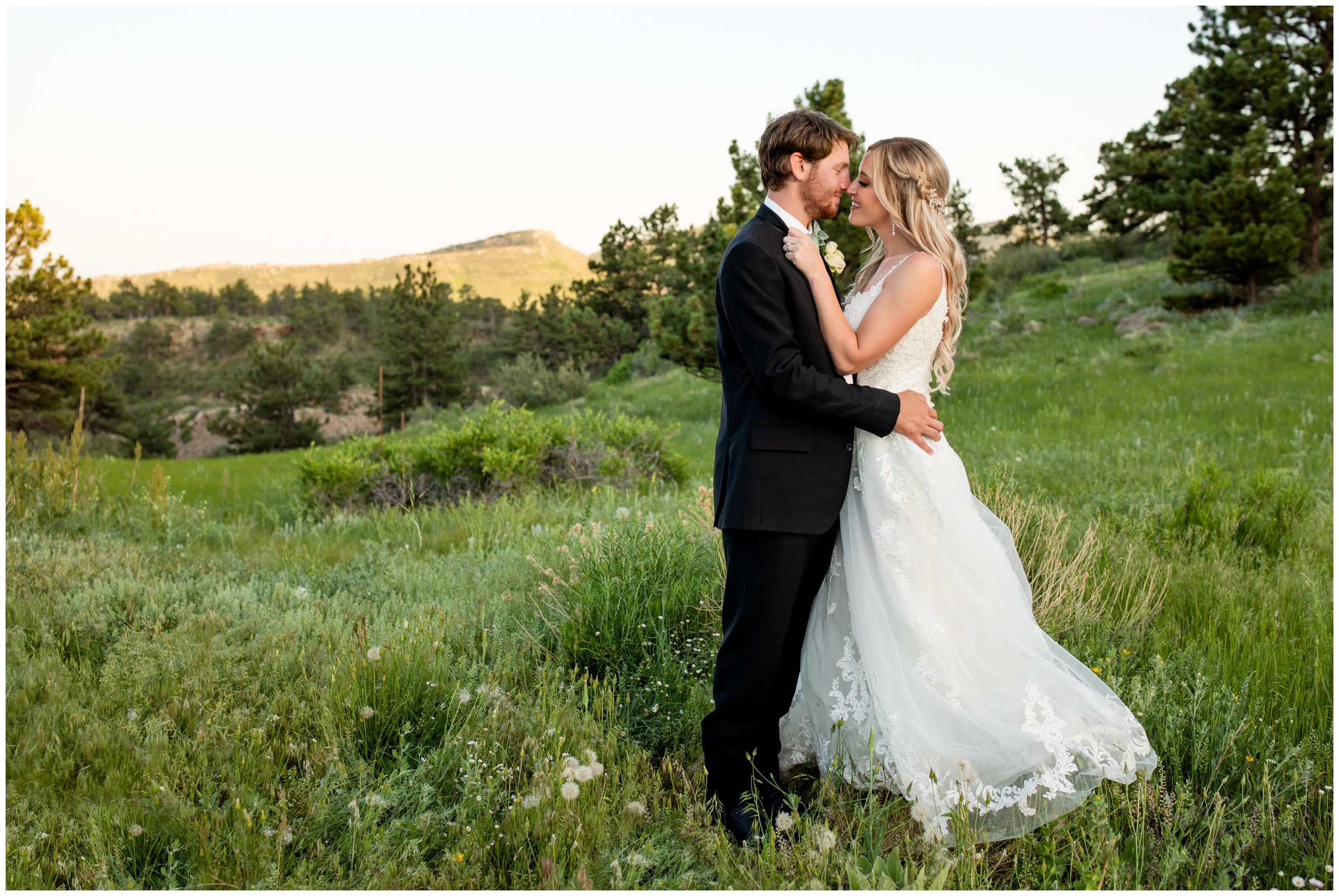 Lionscrest Manor summer wedding photos and inspiration by Lyons Colorado photographer Plum Pretty Photography