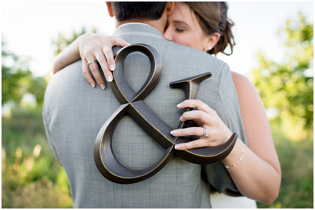 picture of wedding ampersand