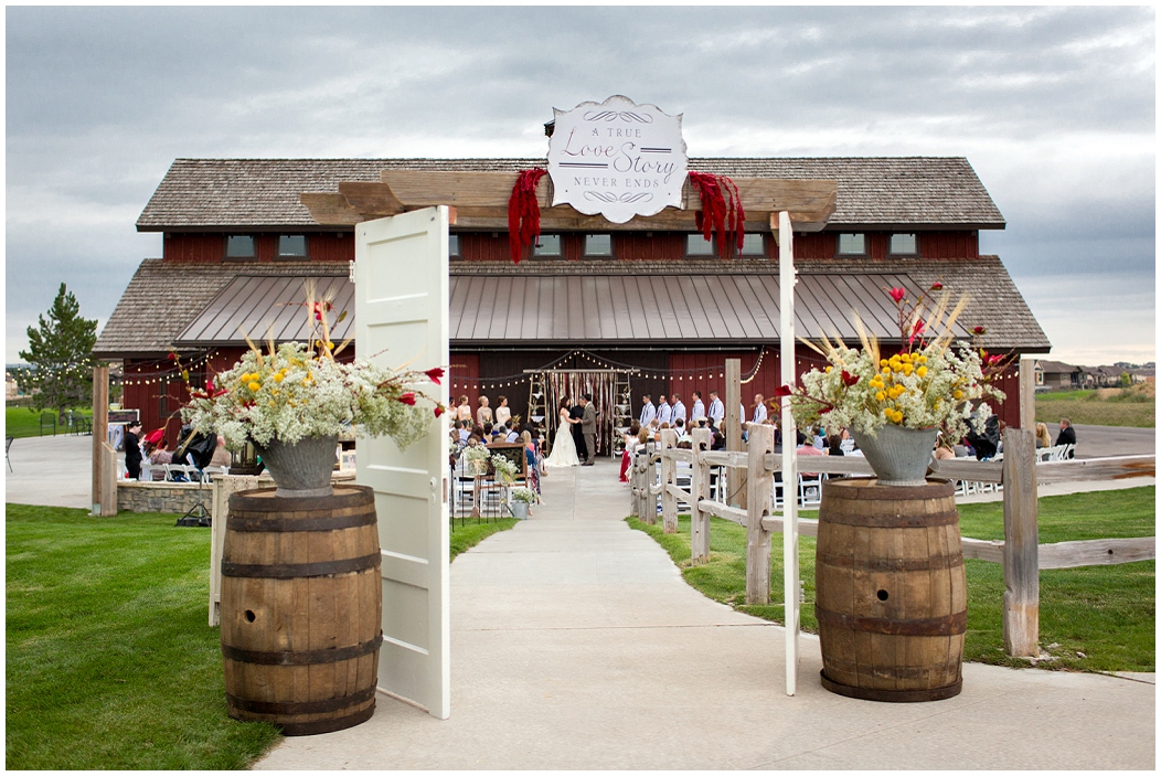 picture of Colorado barn wedding