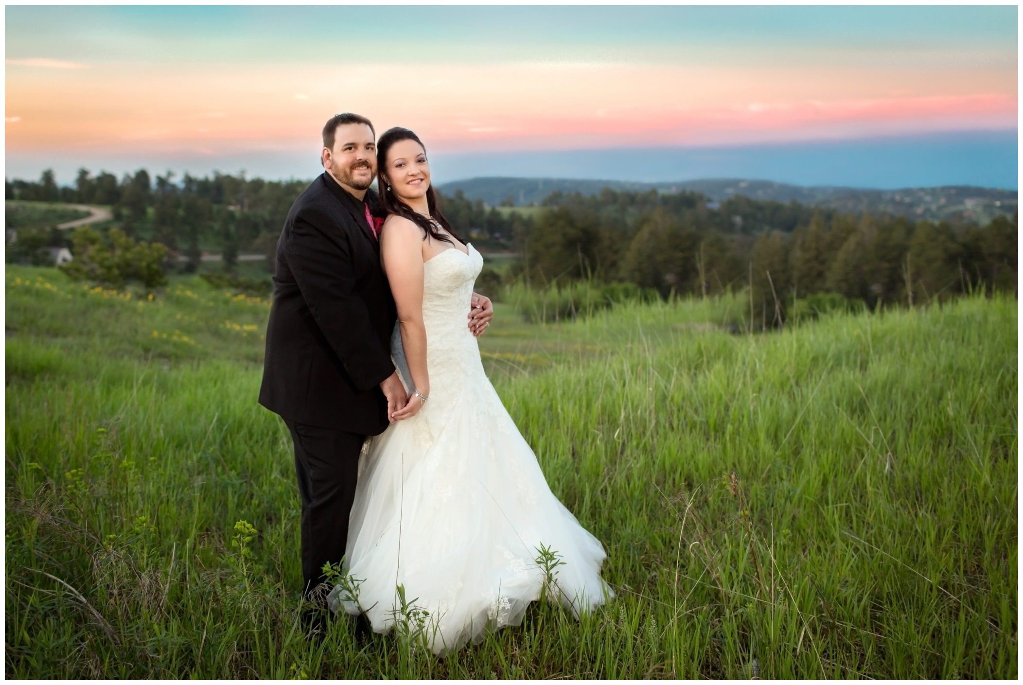 picture of sunset at Pines at Genesee wedding 