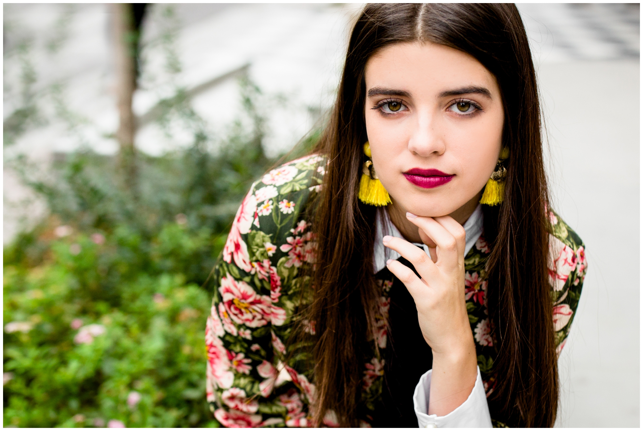 girl with dark red lips during her Cherry Creek senior photos by Denver portrait photographer Plum Pretty Photography