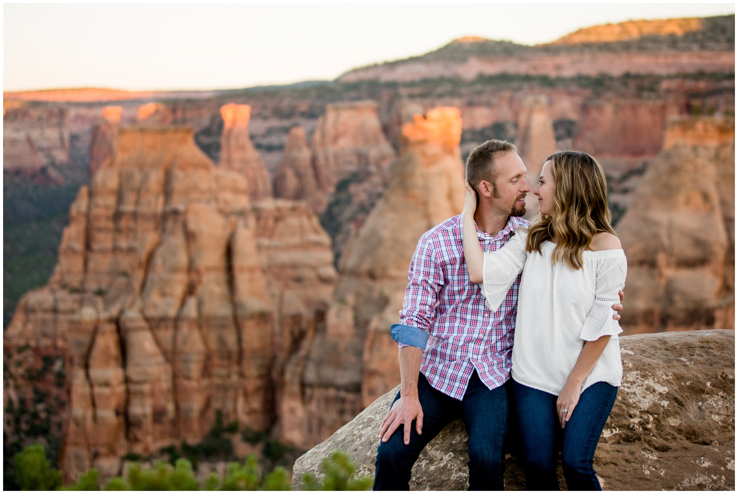 Couple's anniversary photos at Colorado National Monument, by Grand Junction photographer Plum Pretty Photography.