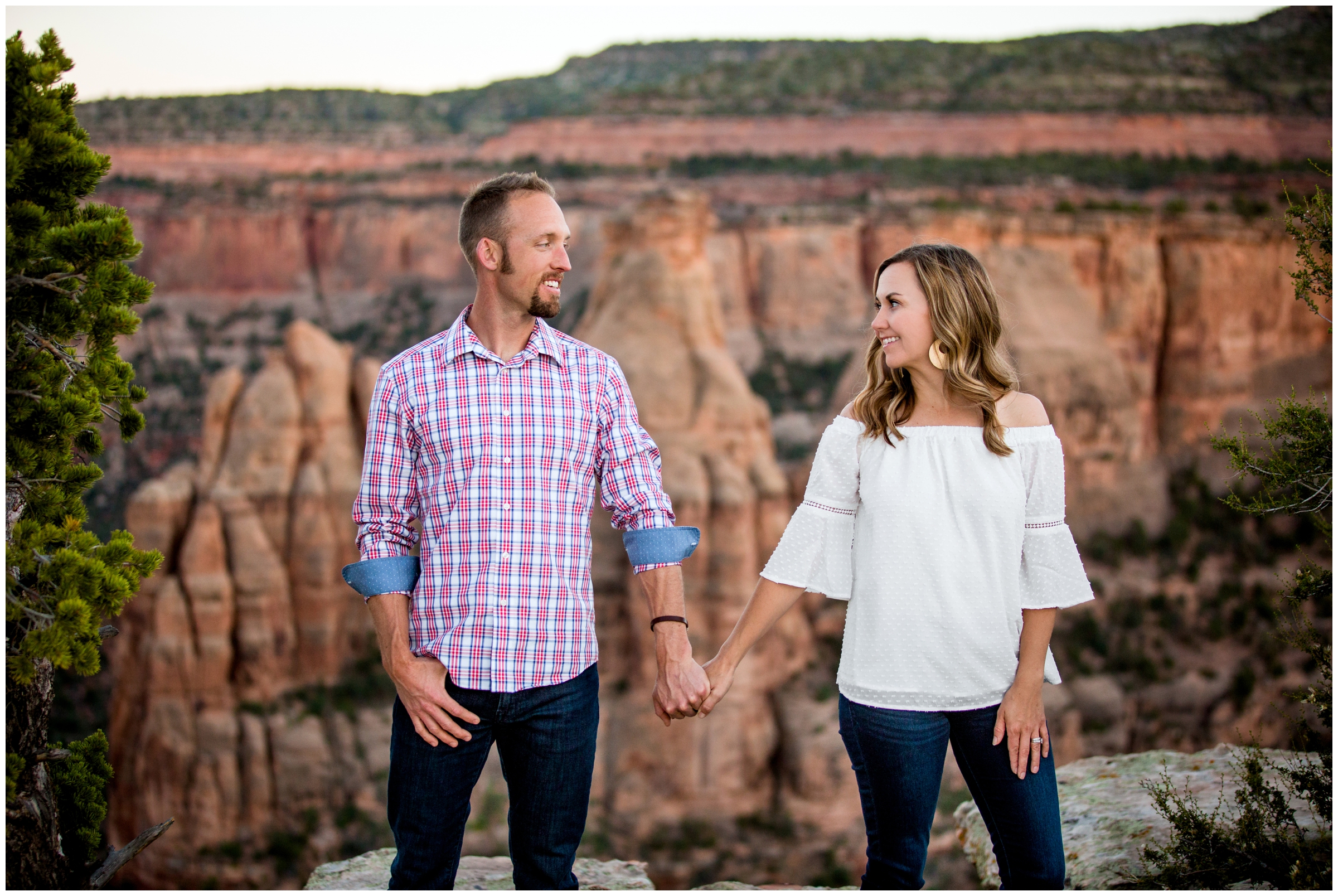 Couple's anniversary photos at Colorado National Monument, by Grand Junction photographer Plum Pretty Photography.