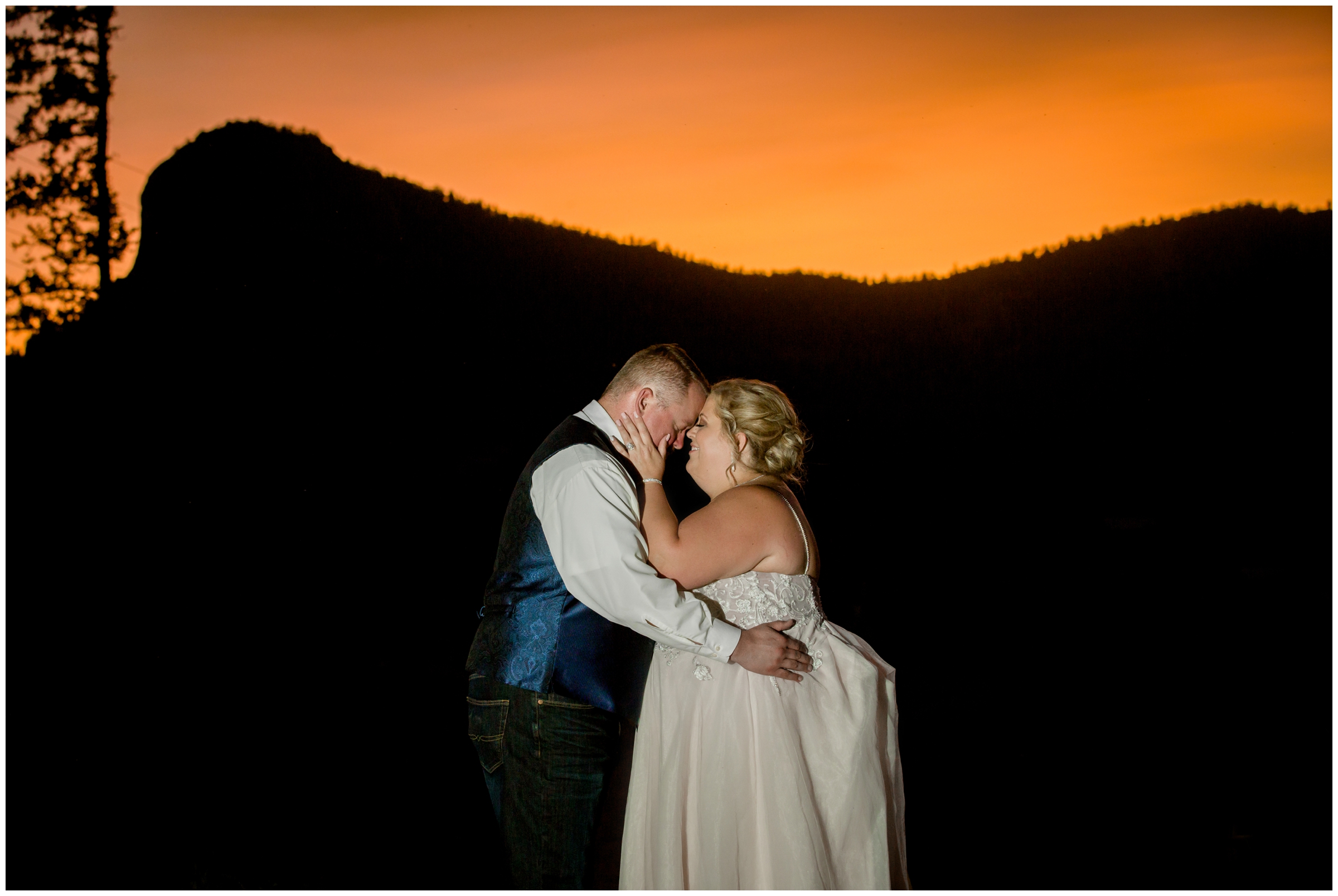 colorful sunset wedding photos at Wedgewood Mountain View Ranch