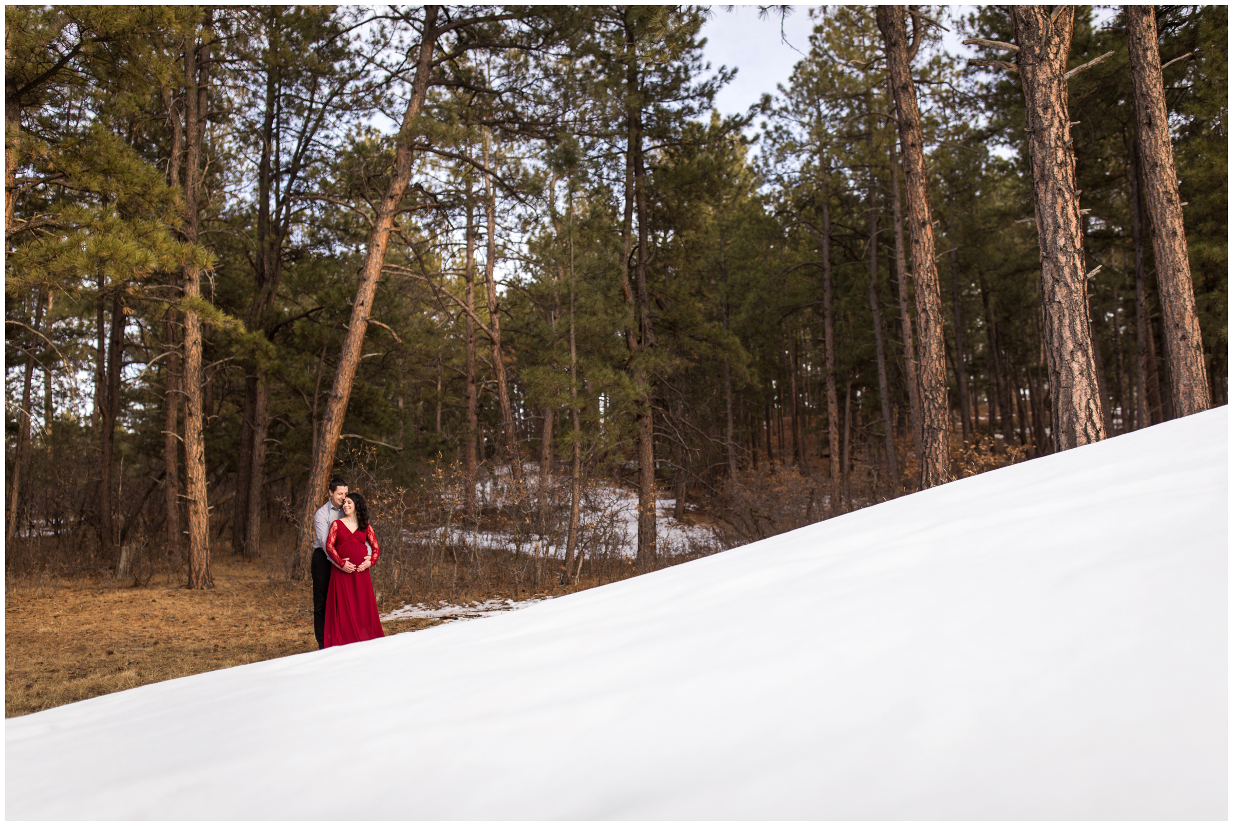 snowy winter maternity photography inspiration in Franktown Colorado 