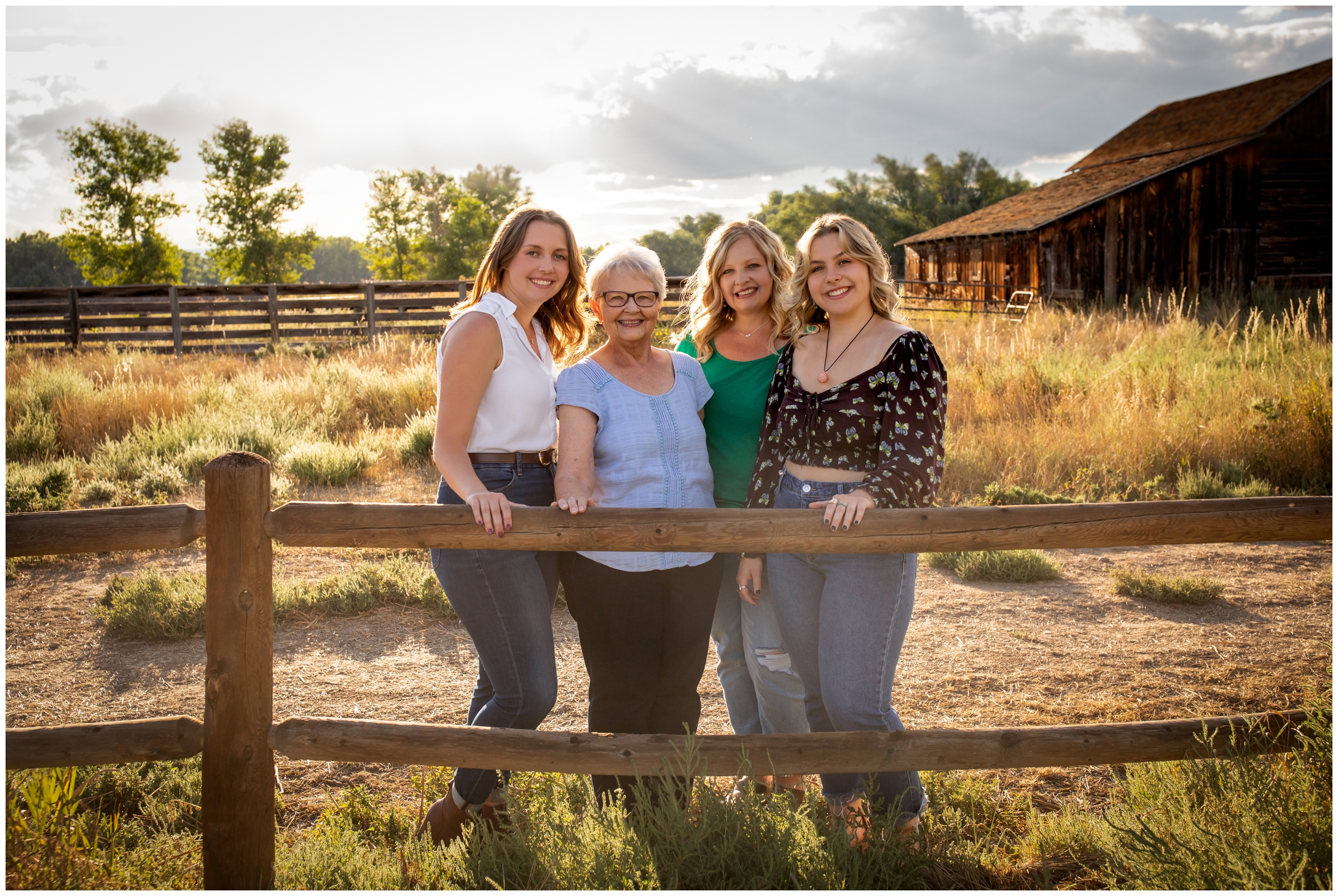 Longmont extended family photos at Sandstone Ranch by Colorado portrait photographer Plum Pretty Photography