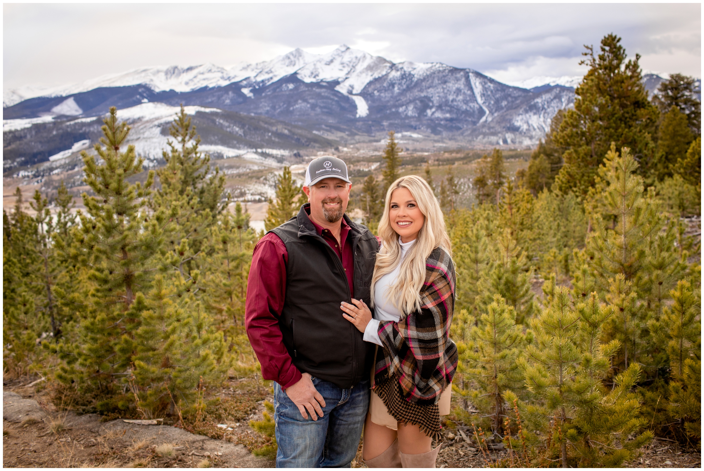 couple's pictures at Sapphire Point Overlook Colorado 