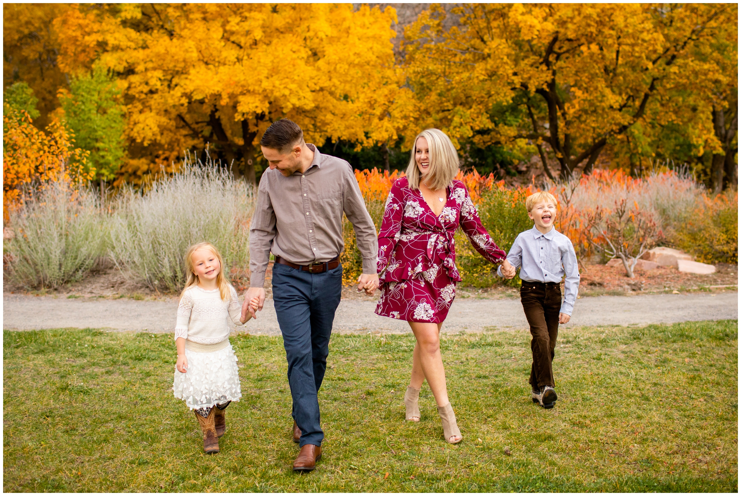 fall family photos at the Lavern Johnson Park by Lyons Colorado photographer Plum Pretty Photography 