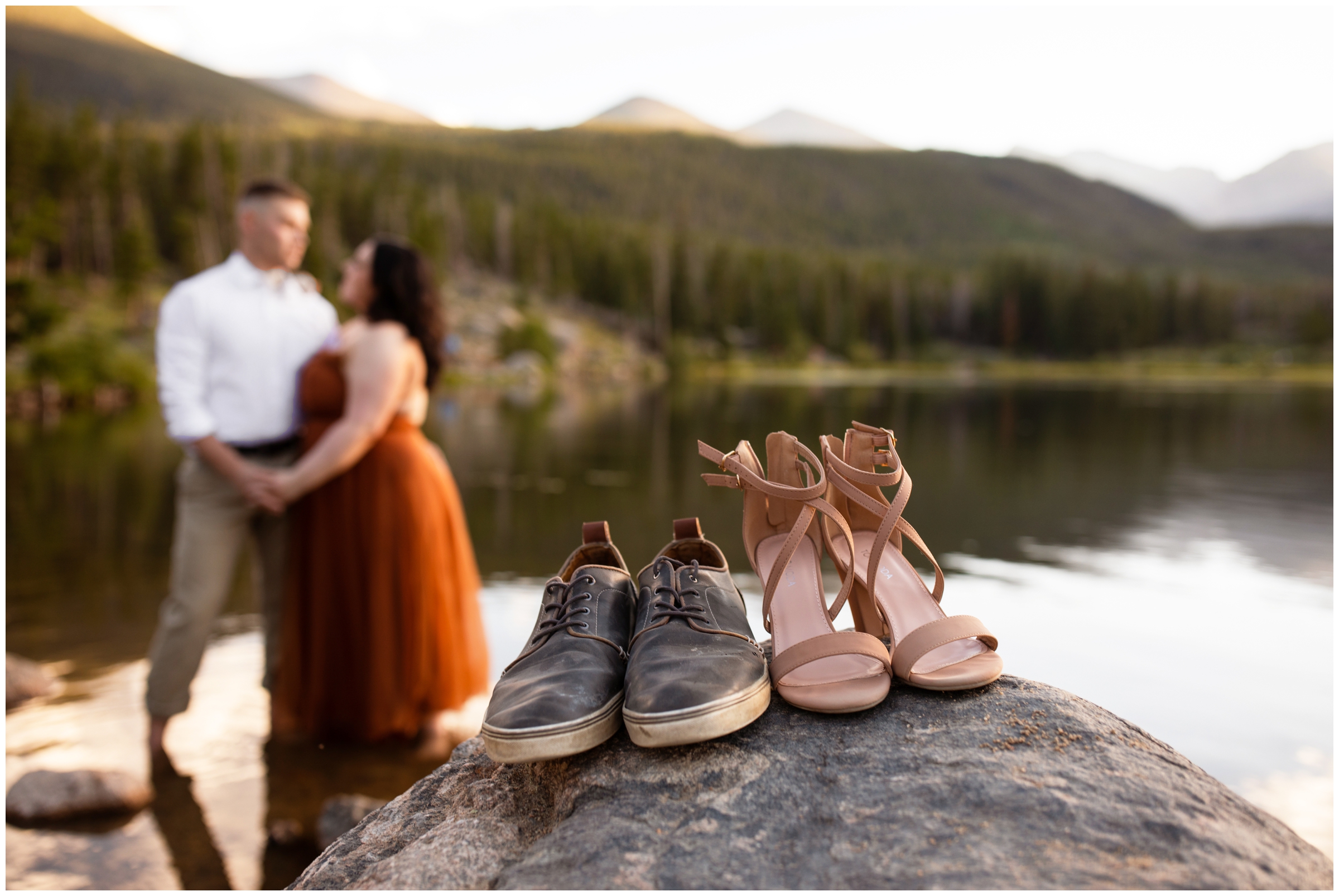 creative engagement pictures in Colorado RMNP by Plum Pretty Photography 