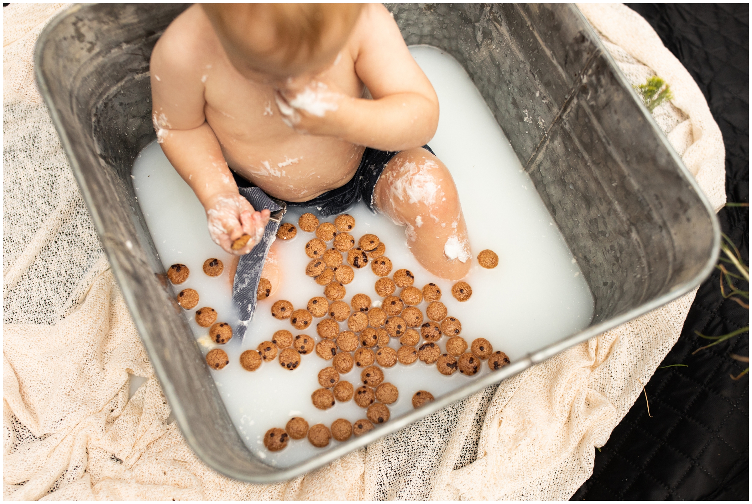 milk and cookies bath and cake smash photo shoot in Golden Colorado 