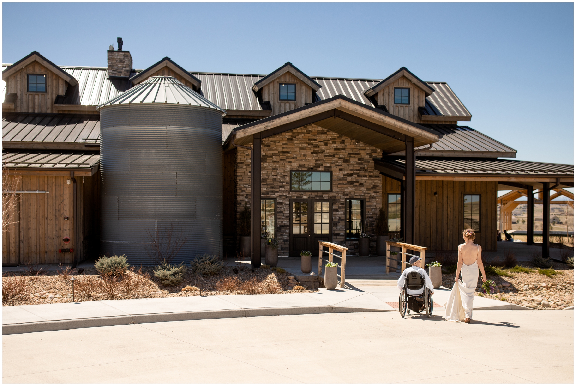 spring wedding inspiration at Bonnie Blues Event venue in Elizabeth Colorado