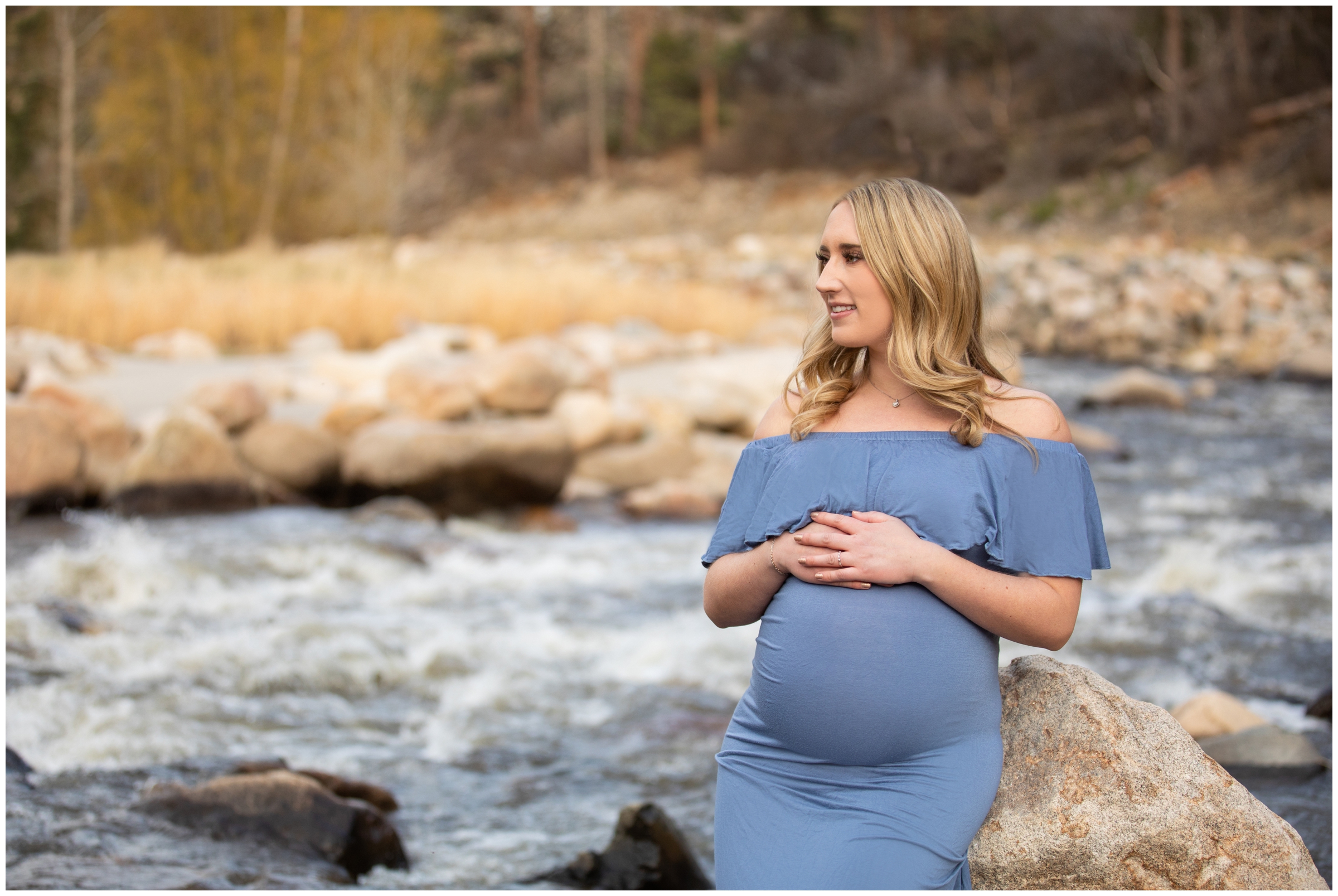 Loveland maternity photos at Viestenz-Smith Mountain Park by Colorado portrait photographer Plum Pretty Photography
