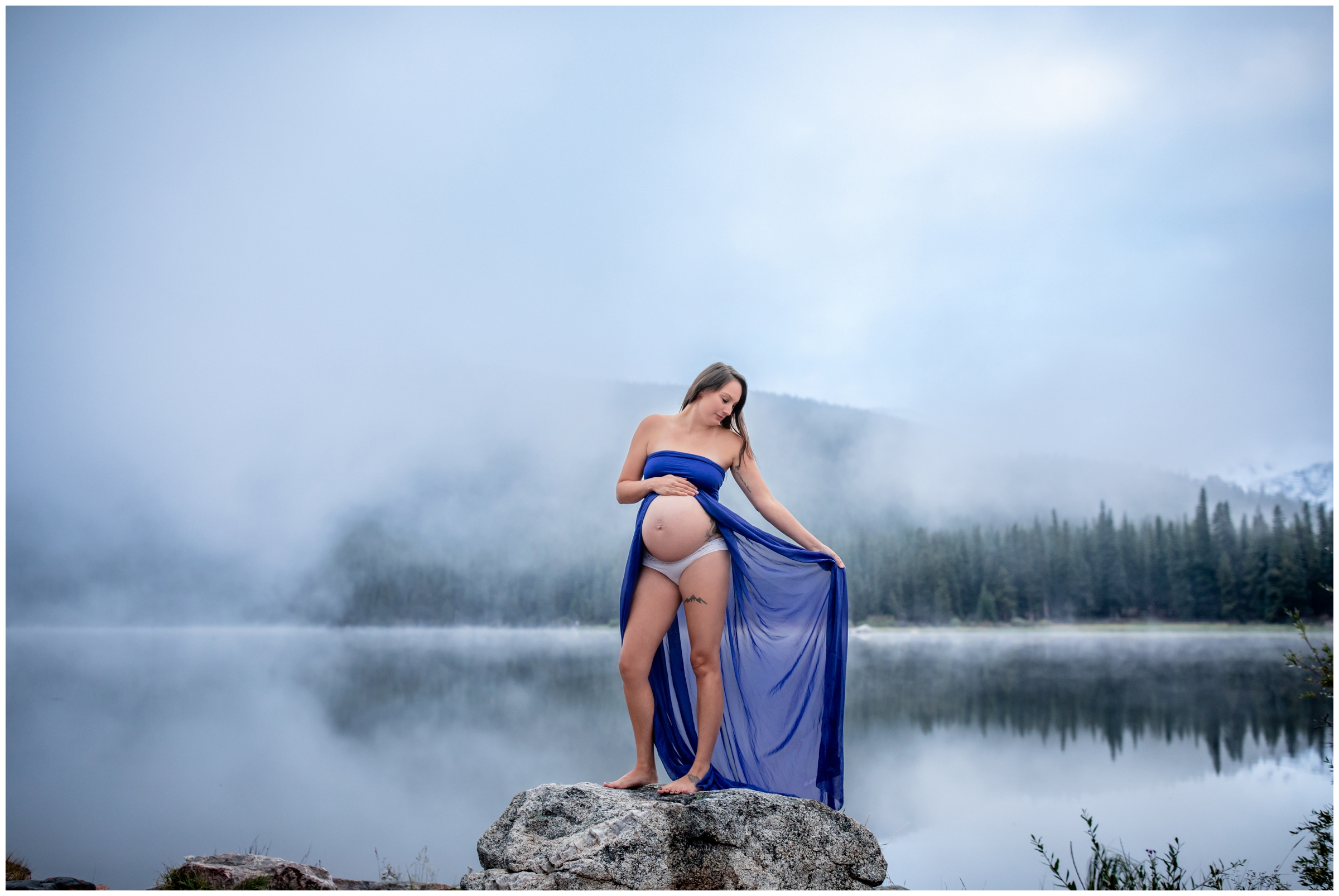 foggy maternity photos at Echo Lake by Colorado portrait photographer Plum Pretty Photography 