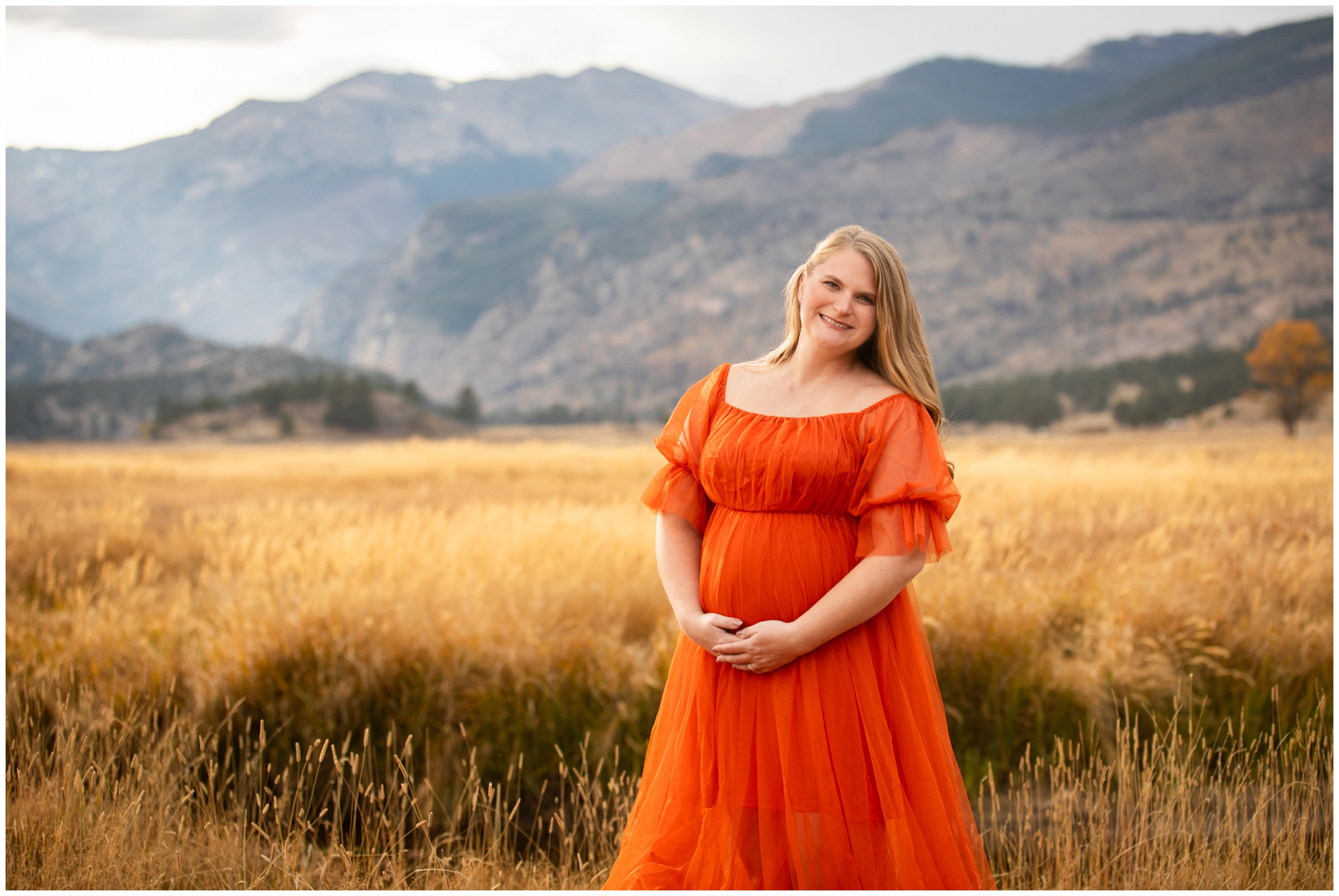 Fall RMNP maternity photography at Sprague Lake and Moraine Park by Colorado portrait photographer Plum Pretty Photography 